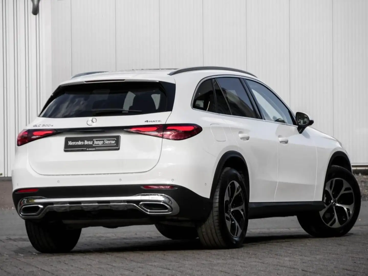 Mercedes-Benz GLC 300 e 4M Avantgarde/Pano/AHK/Distr/Memo/18" Weiß - 2