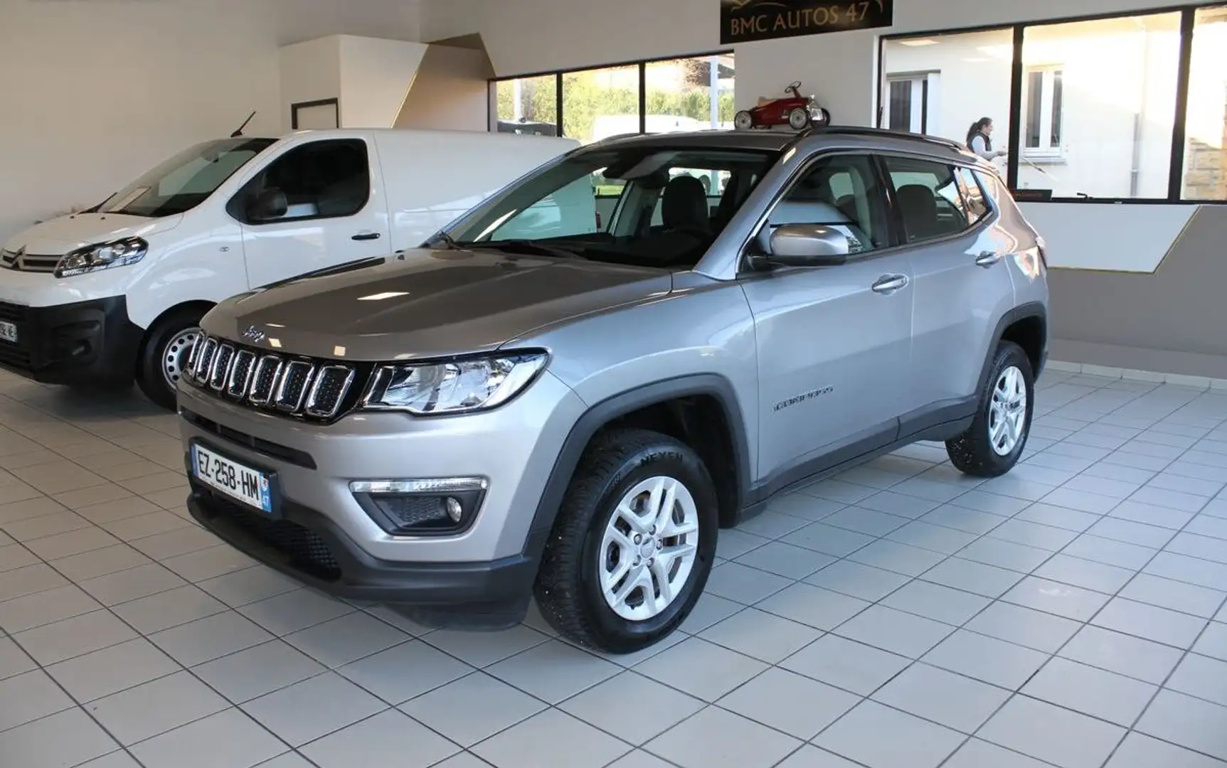 Jeep Compass 2.0 L Multijet 140 ch Active Drive Longitude 4x4 BVM6 Gris - 1