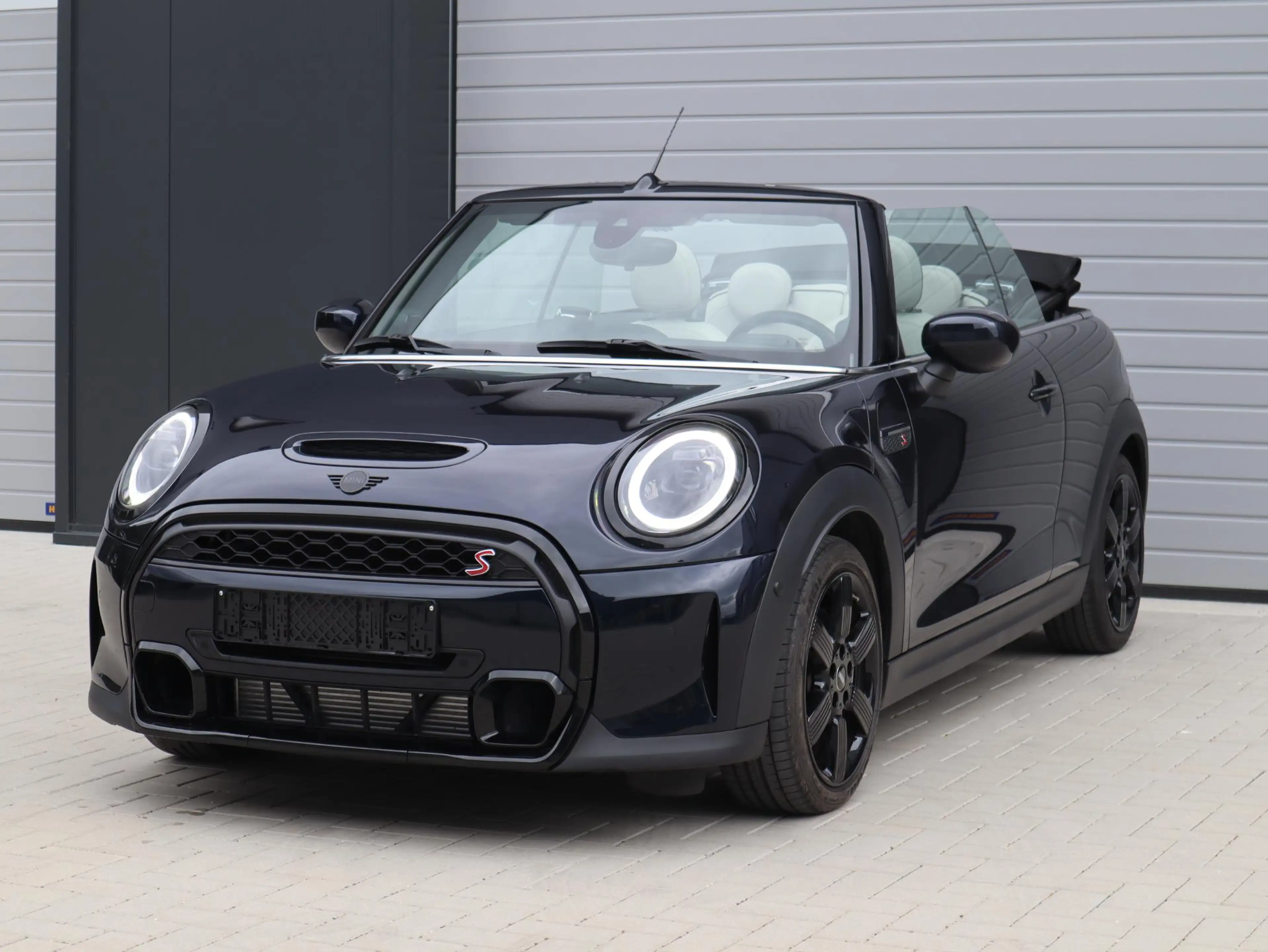 MINI Cooper S Cabrio | H/K | 17inch | Active Cruise | Leer! — photo 5