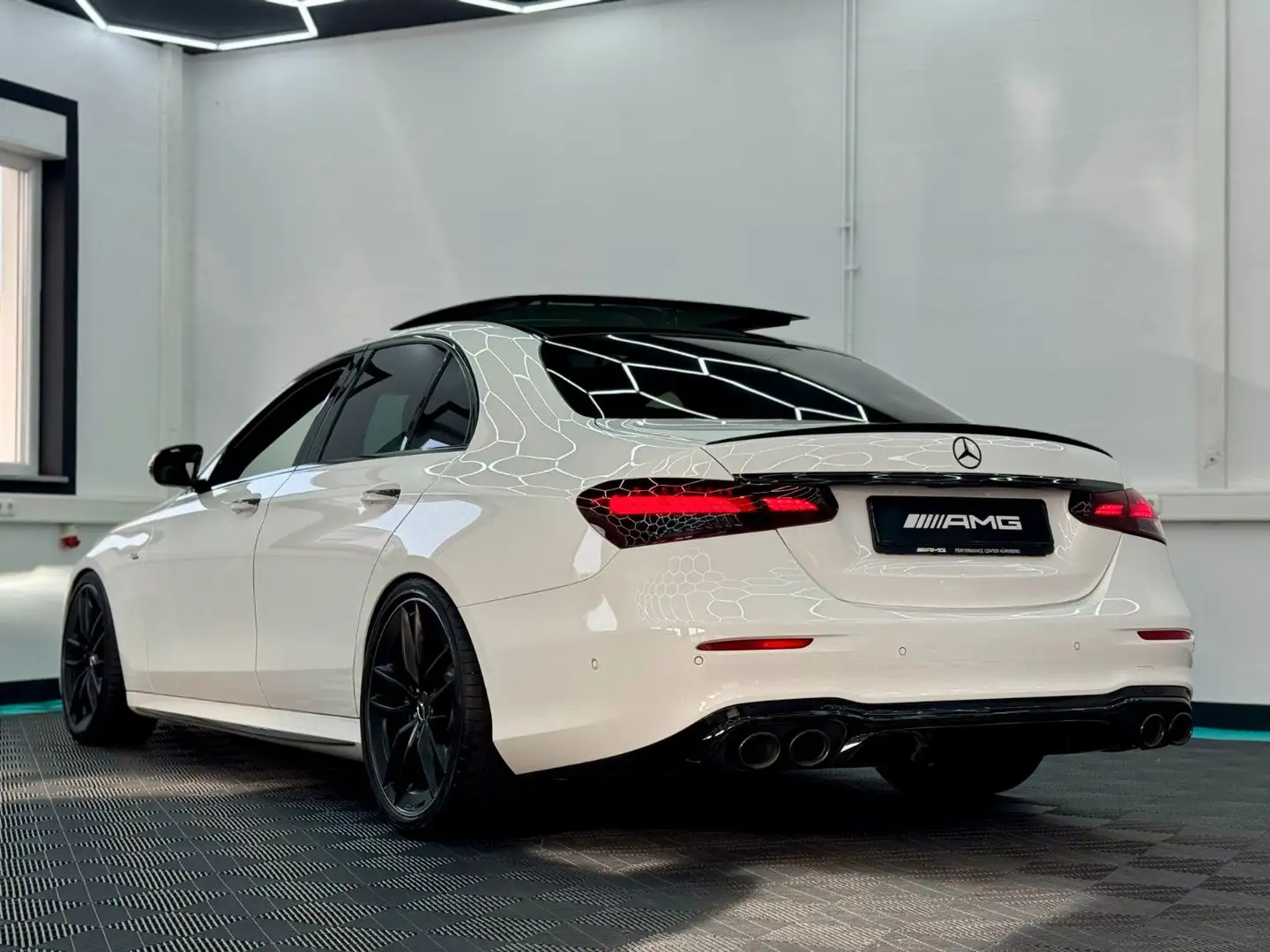 Mercedes-Benz E 53 AMG 4MATIC+ LIMO LED/PANO/BURMESTER/19%MWST Weiß - 1