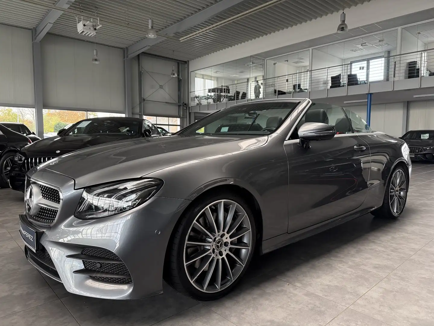 Mercedes-Benz E 300 Cabrio AMG MULTIBEAM- 360- MEMORY-AMBIENTE Grau - 2