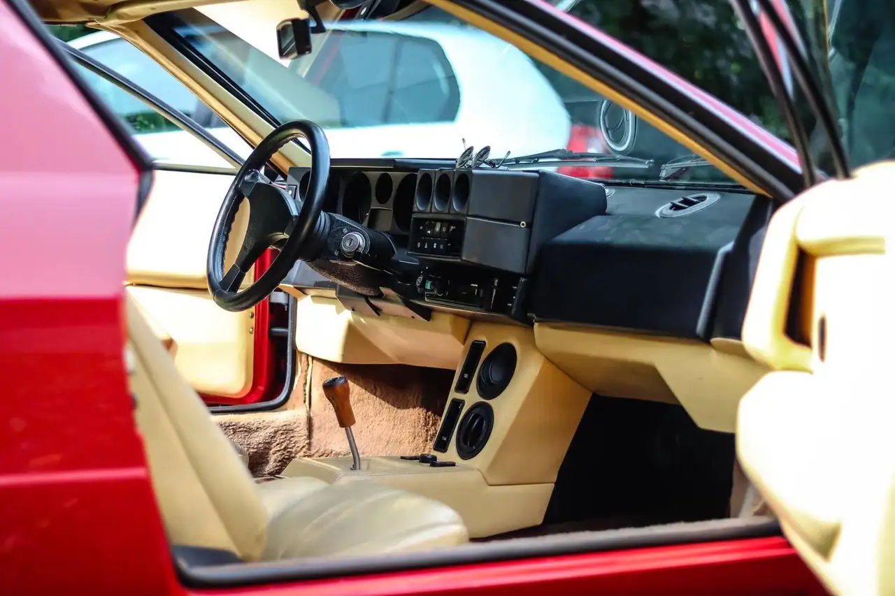 Lamborghini Jalpa P 350, foto 4