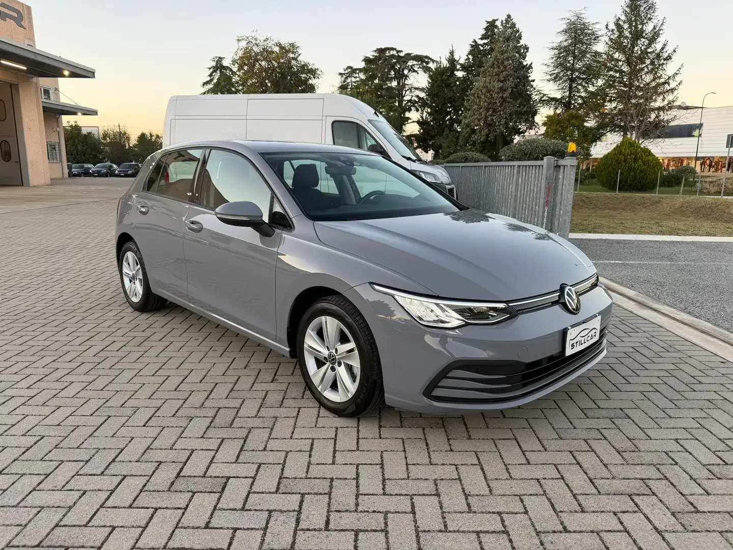 Volkswagen Golf Golf VIII 2020 1.0 etsi evo Life 110cv dsg Grigio - 1