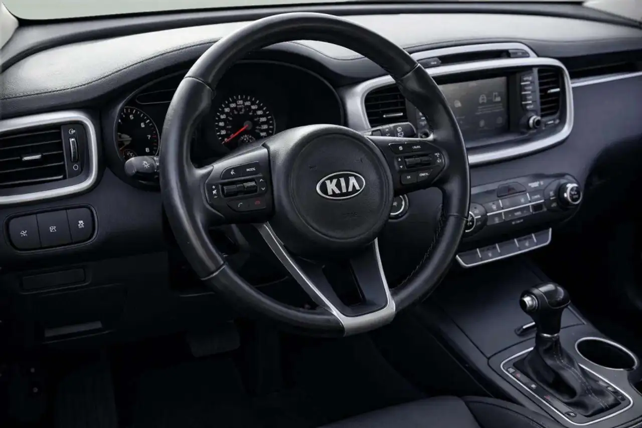 Kia Sorento снимка Kia Sorento