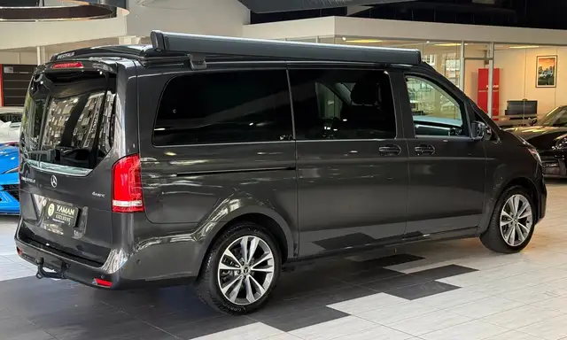 Mercedes-Benz V-Class view 9