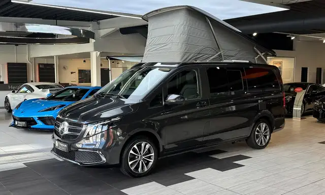 Mercedes-Benz V-Class view 6