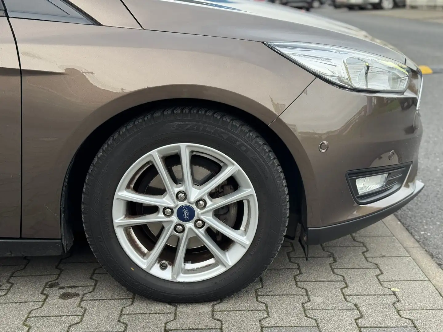 Ford Focus Lim. Business Alu Einparkhilfe Sitzheizung Braun - 2