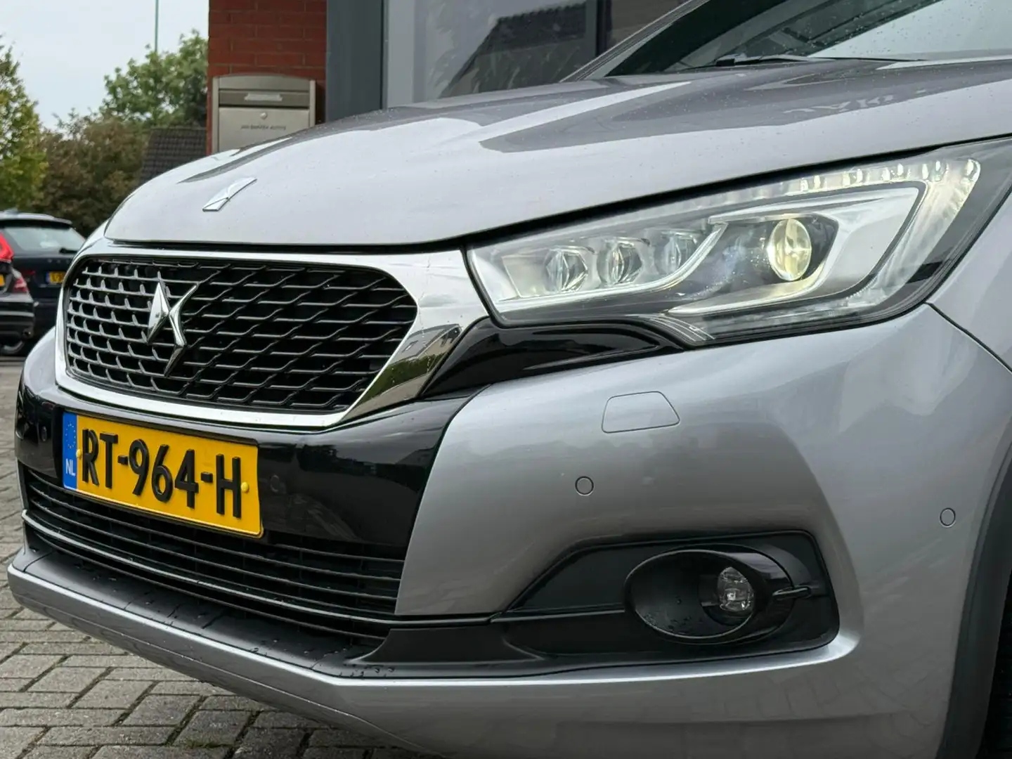 DS Automobiles DS 4 Crossback 1.2 PureTech Chic ✅ CarPlay ✅ Android Auto ✅ Clima Gris - 2