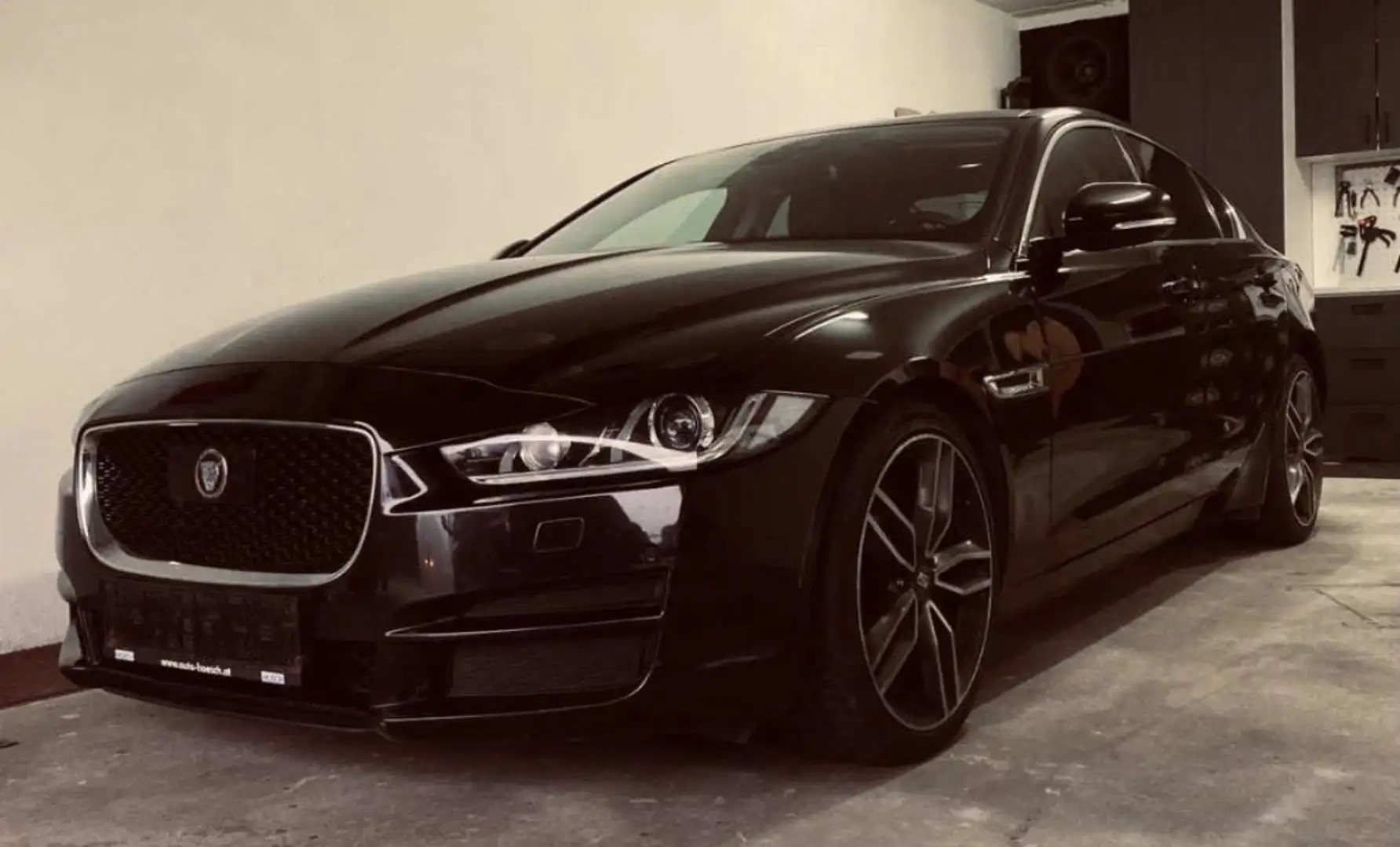 Jaguar XE E-Performance Prestige Aut. - 1