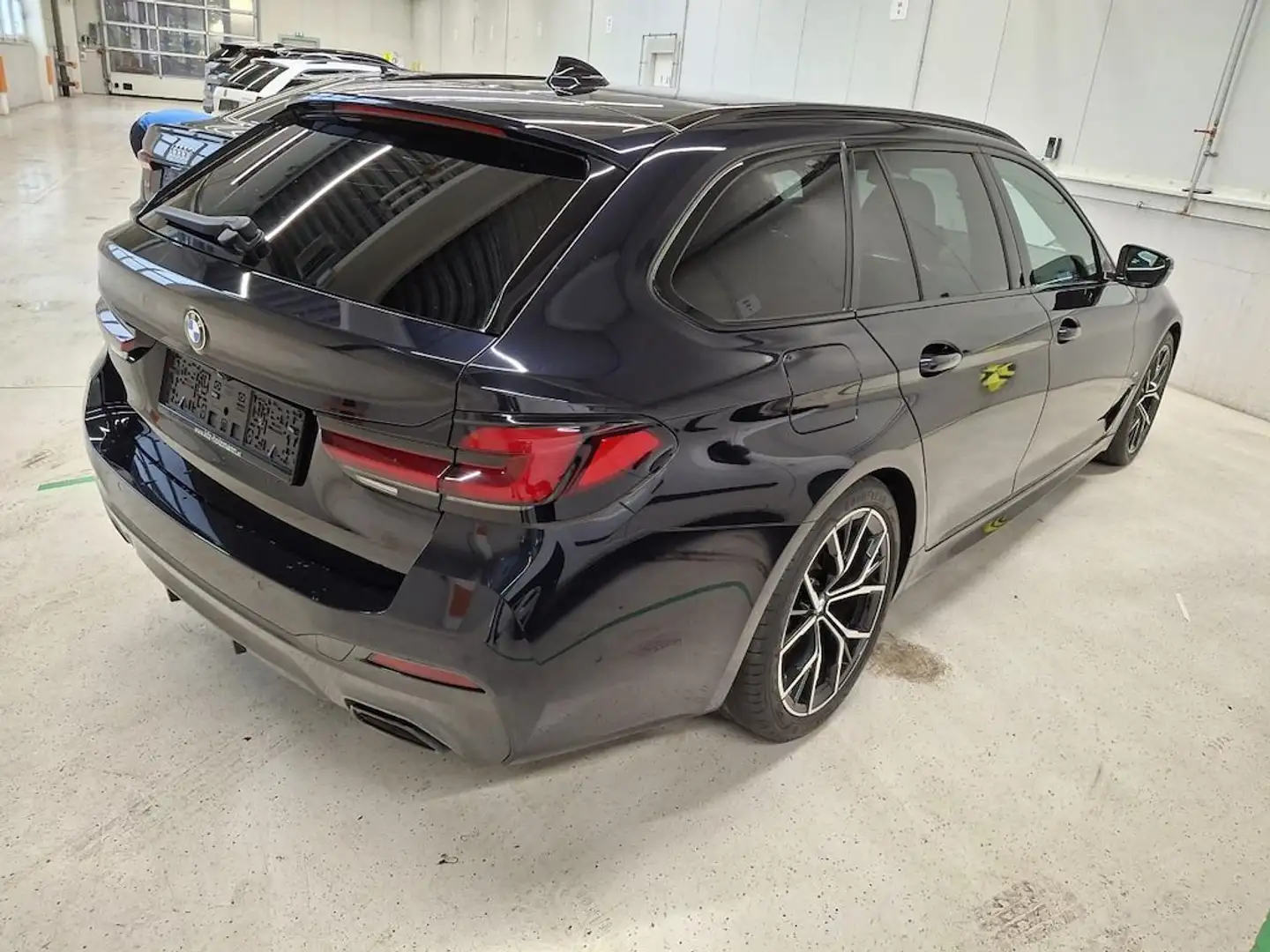BMW 520 d touring Aut. *M-Sportpaket * LED * HUD * Noir - 2