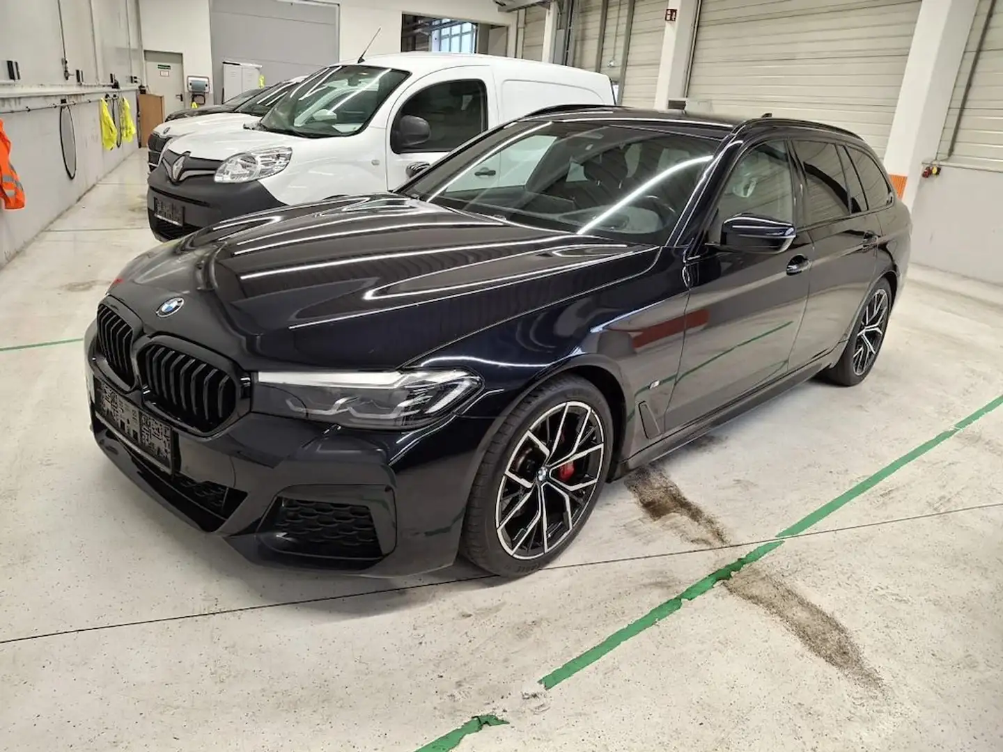 BMW 520 d touring Aut. *M-Sportpaket * LED * HUD * Noir - 1