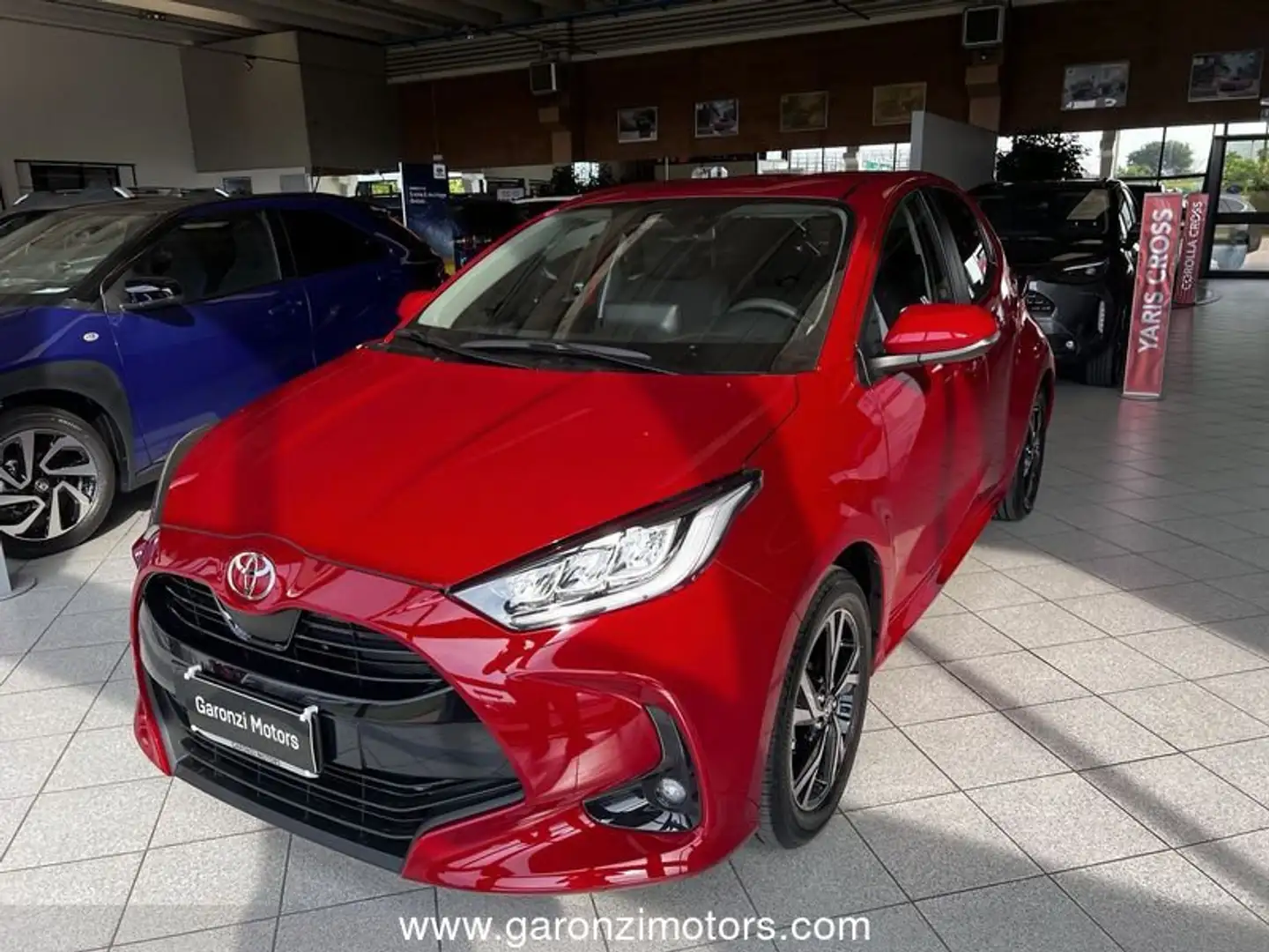 Toyota Yaris 1.5 Hybrid 5 porte Trend Rosso - 1