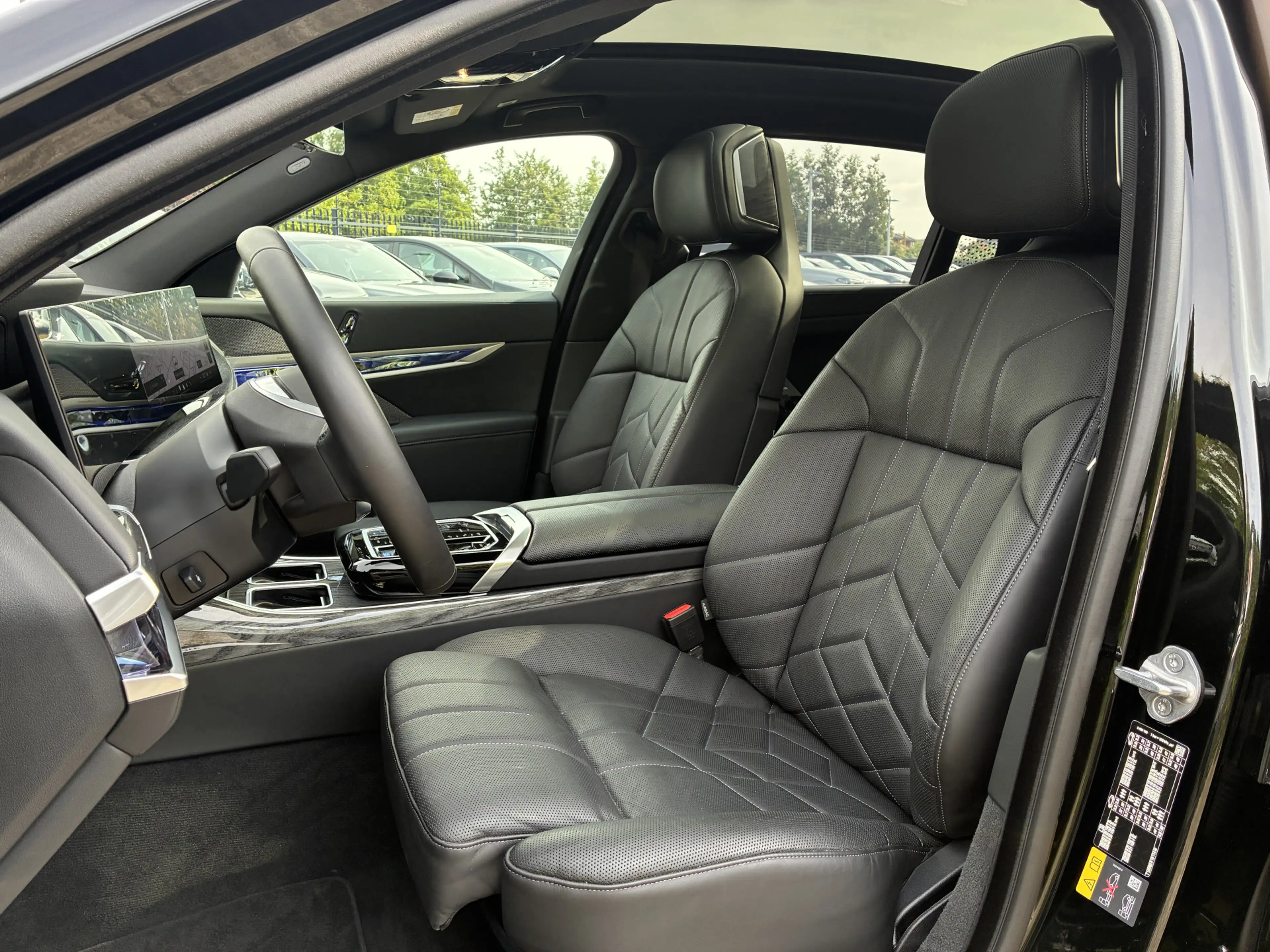 BMW i7 eDrive50 | Individual | Driv. Ass. Prof. | Act. St — photo 11