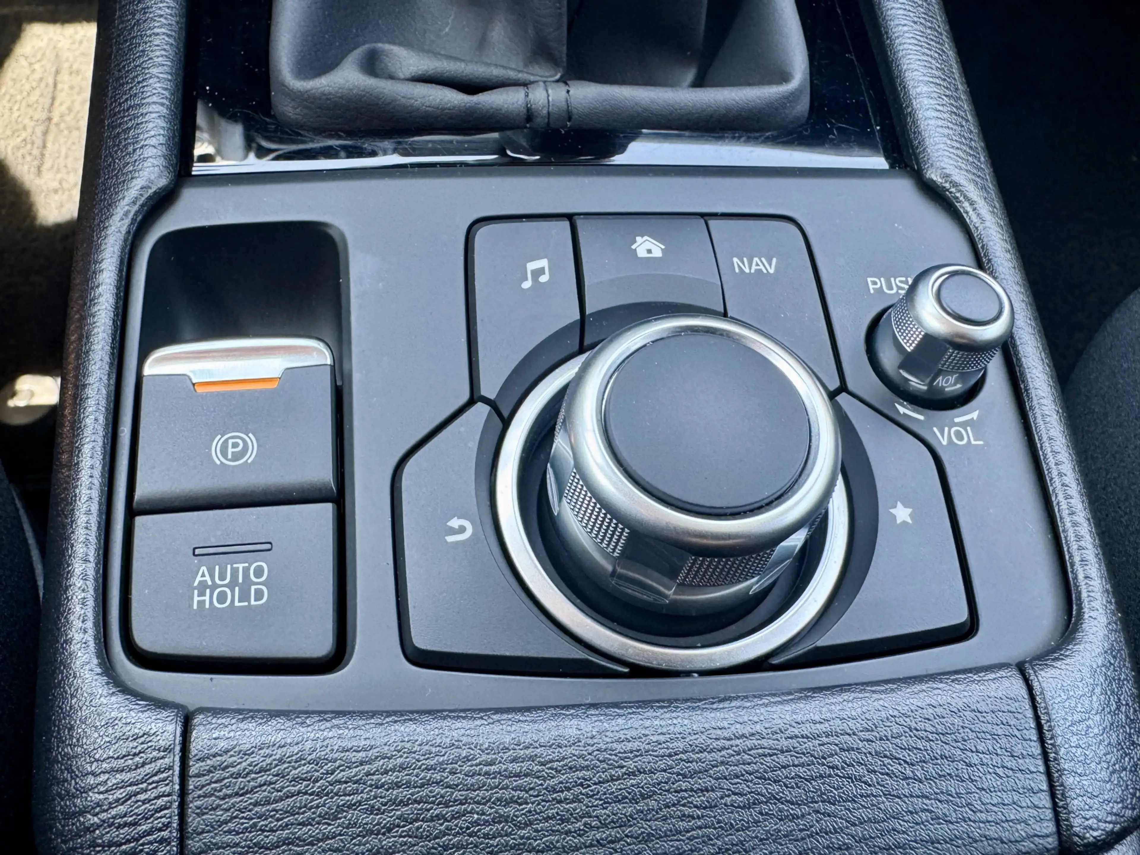 Mazda CX-3 2.0 SkyActiv-G 121 Luxury | 18"| Voll. Dealer onde — photo 32
