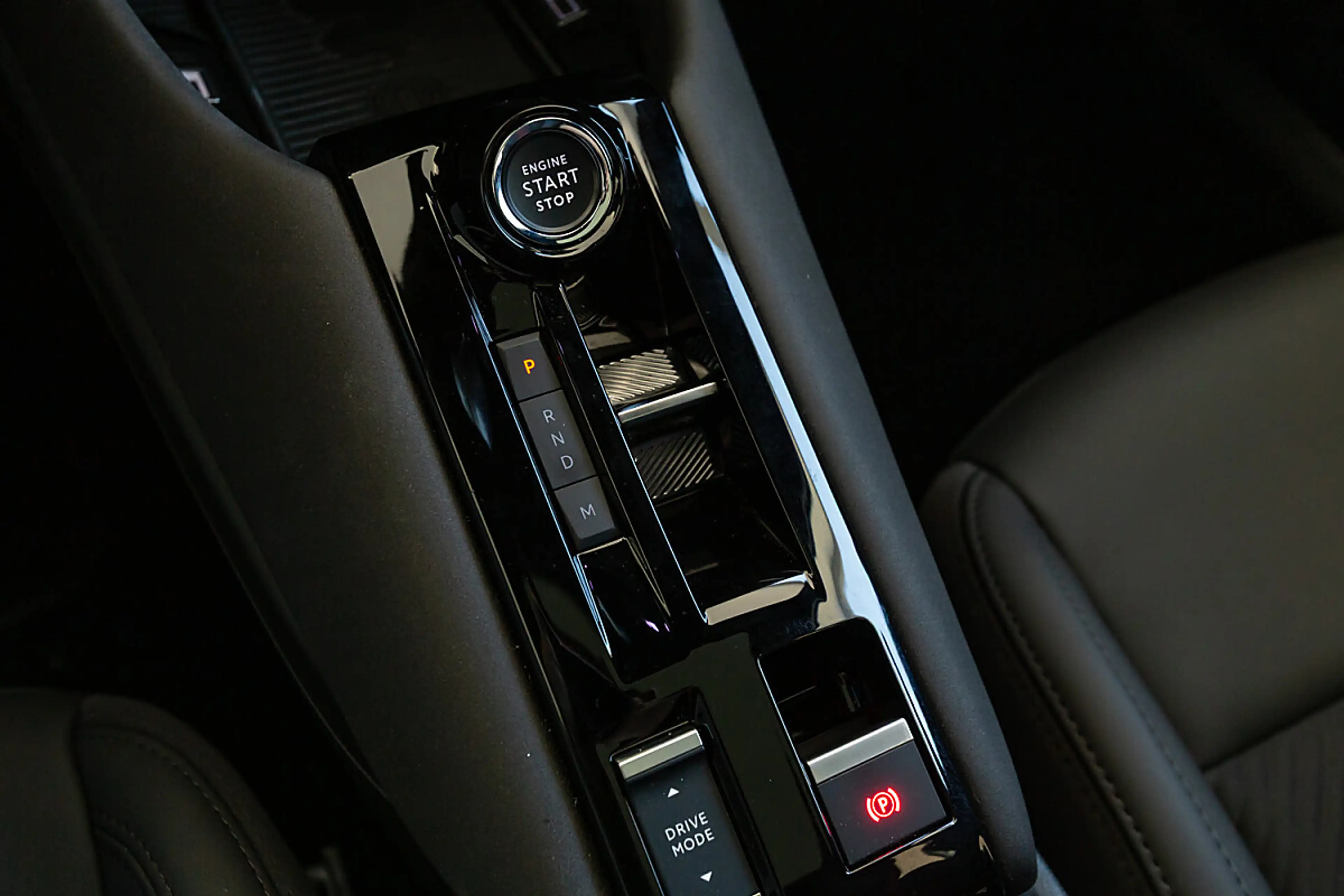 Alfa Romeo Junior 1.2 VGT Mild Hybrid Speciale — photo 9