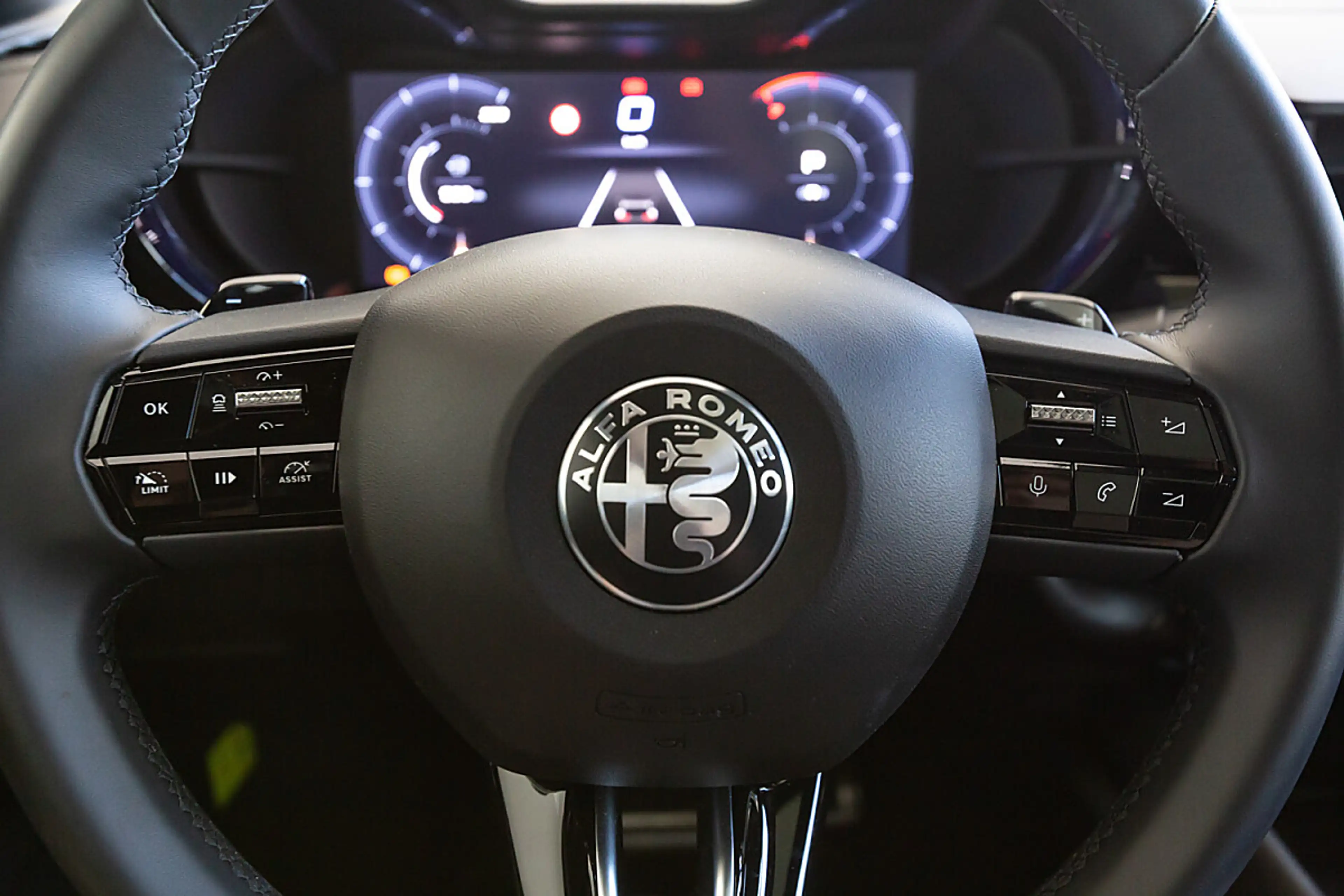 Alfa Romeo Junior 1.2 VGT Mild Hybrid Speciale — photo 6