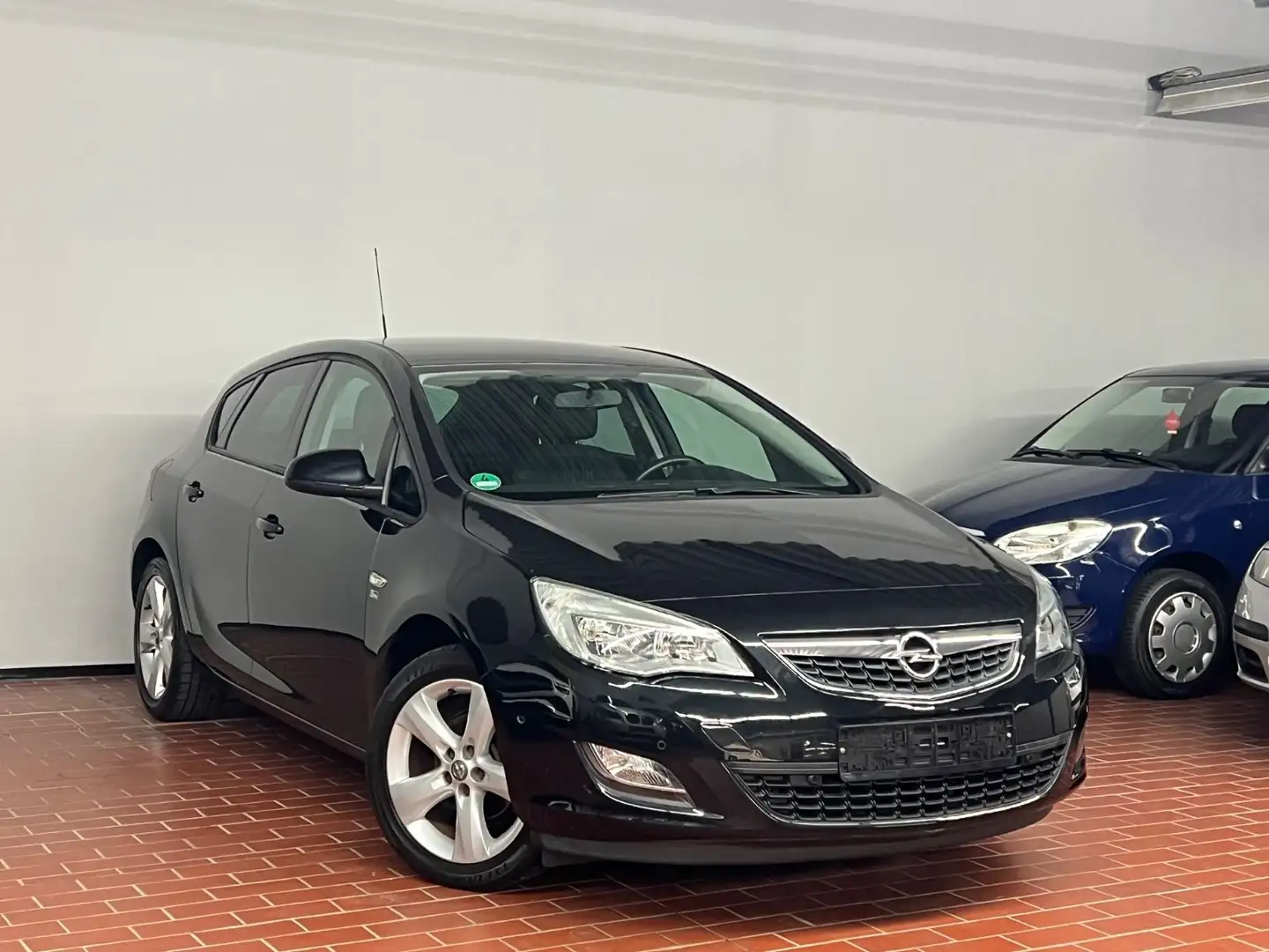 Opel Astra J Lim./150 Jahre Opel/2. Hand Schwarz - 1