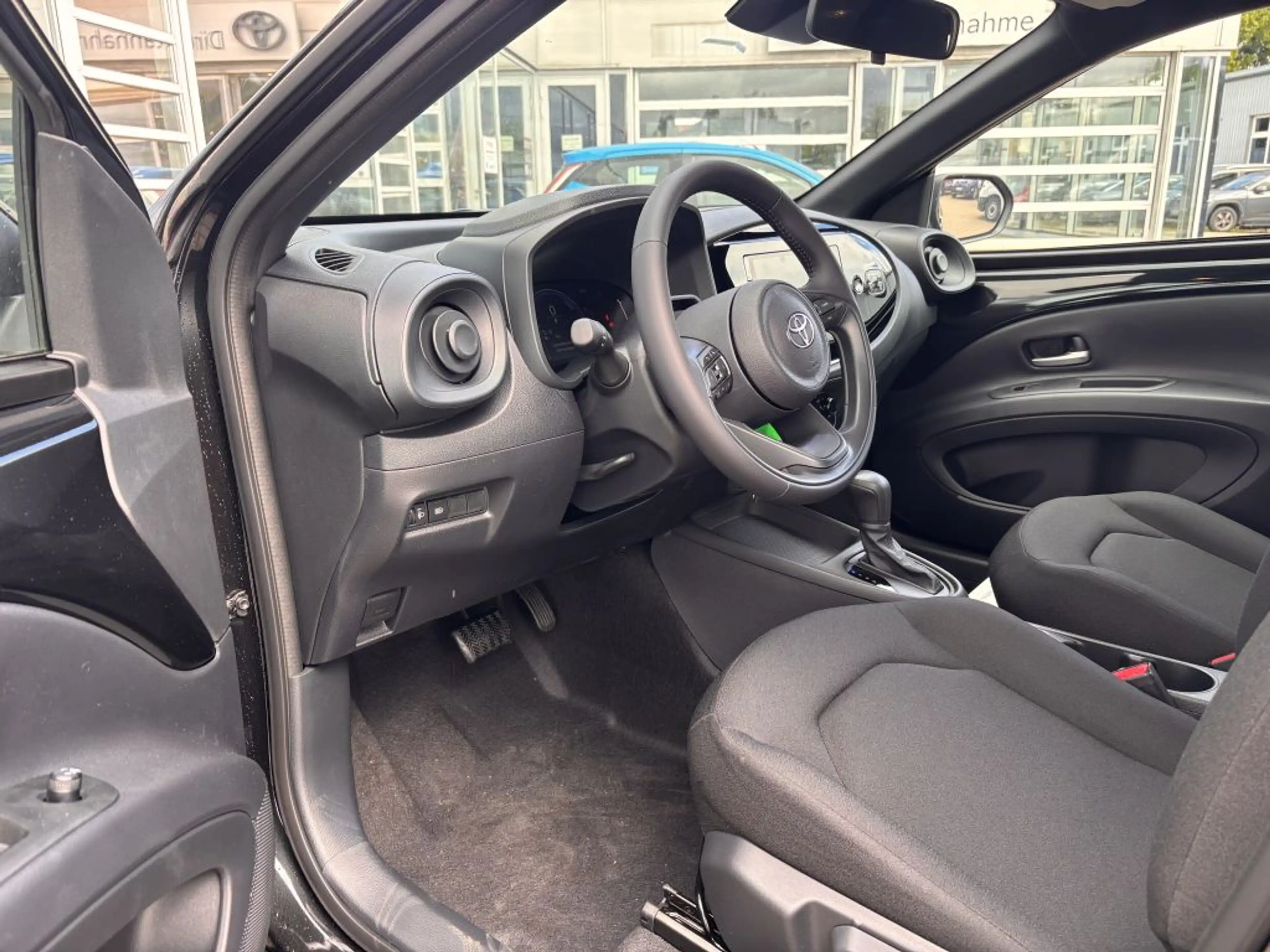 Toyota Aygo X 1,5 Hybrid Active (AB7) — photo 7