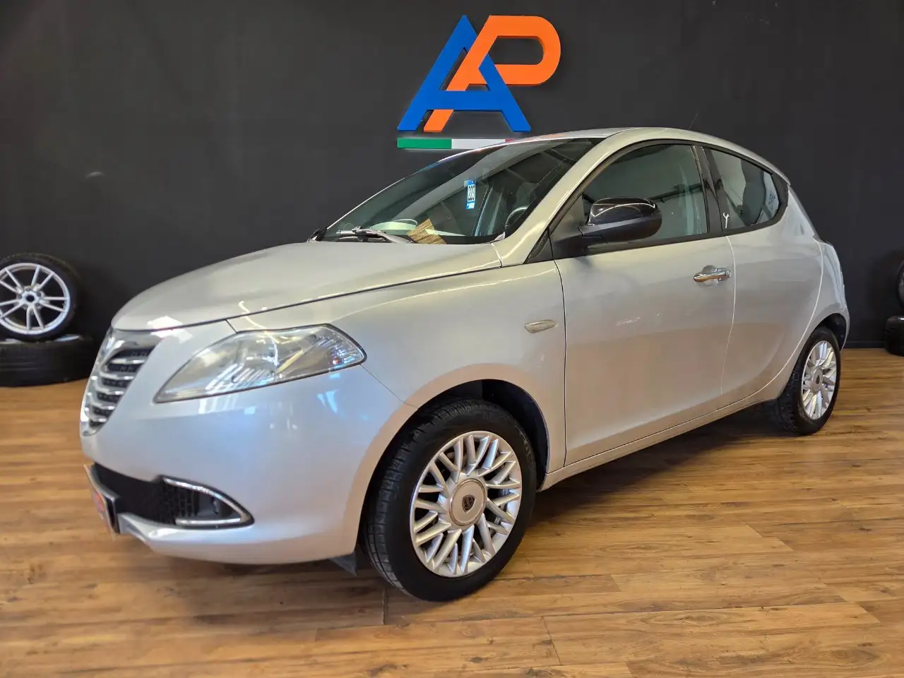Lancia Ypsilon 1.2 Benz. 69CV 5 P. — photo 1 of 15