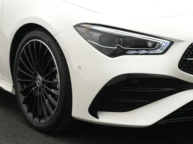 Mercedes-Benz Cla view 9