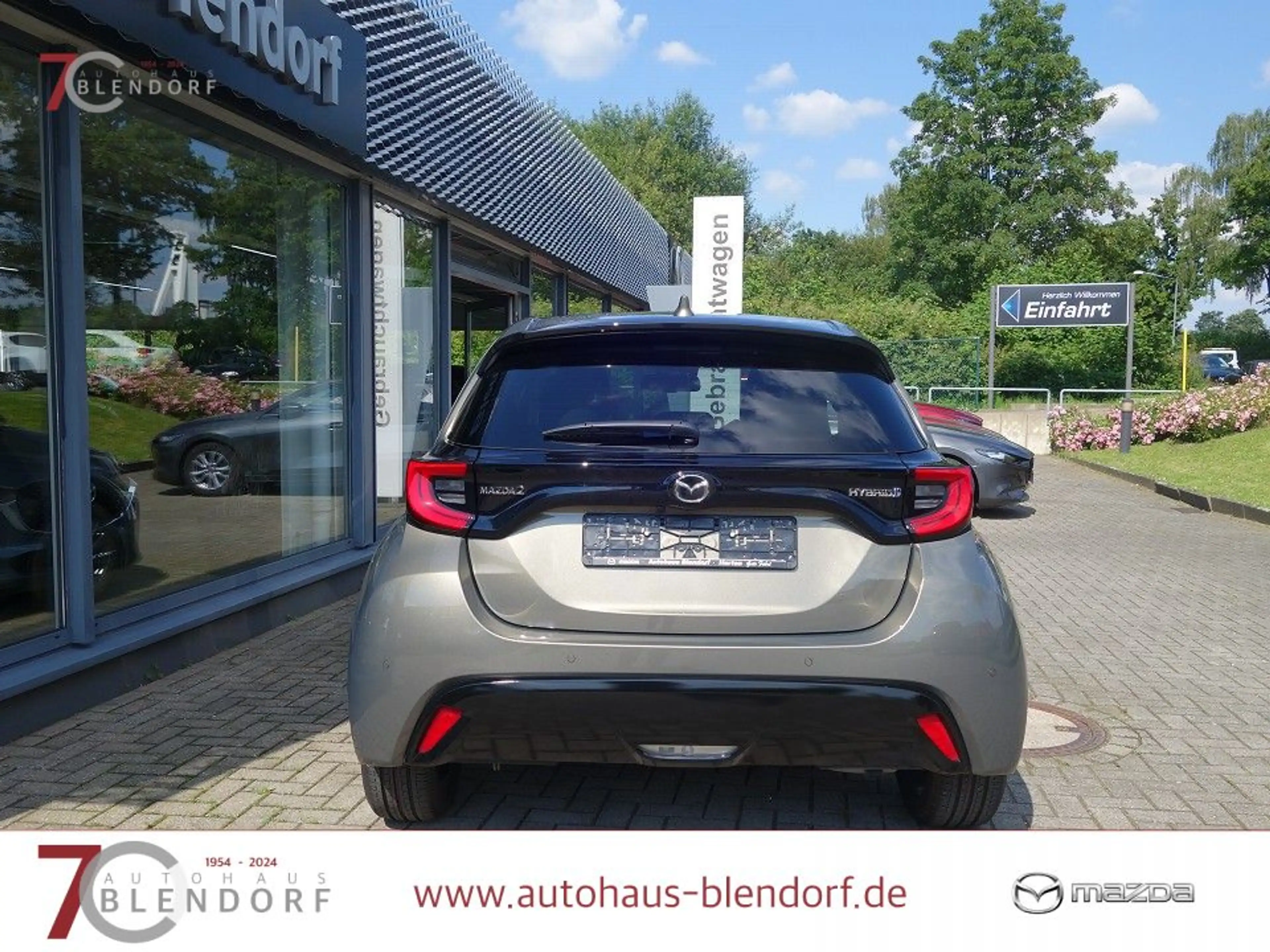 Mazda 2 Hybrid Select Panoramadach|LED|Kamera — photo 7