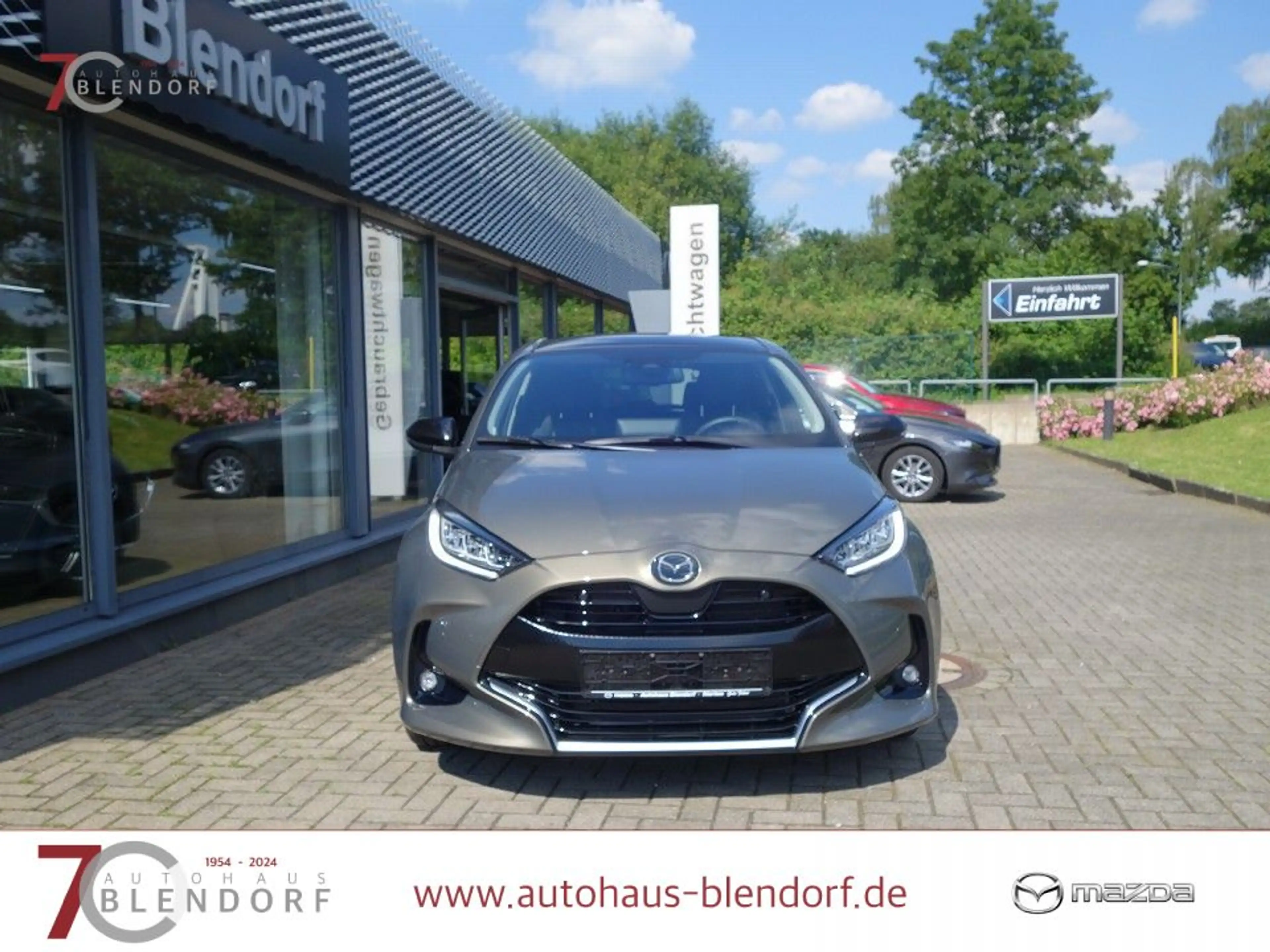 Mazda 2 Hybrid Select Panoramadach|LED|Kamera — photo 4