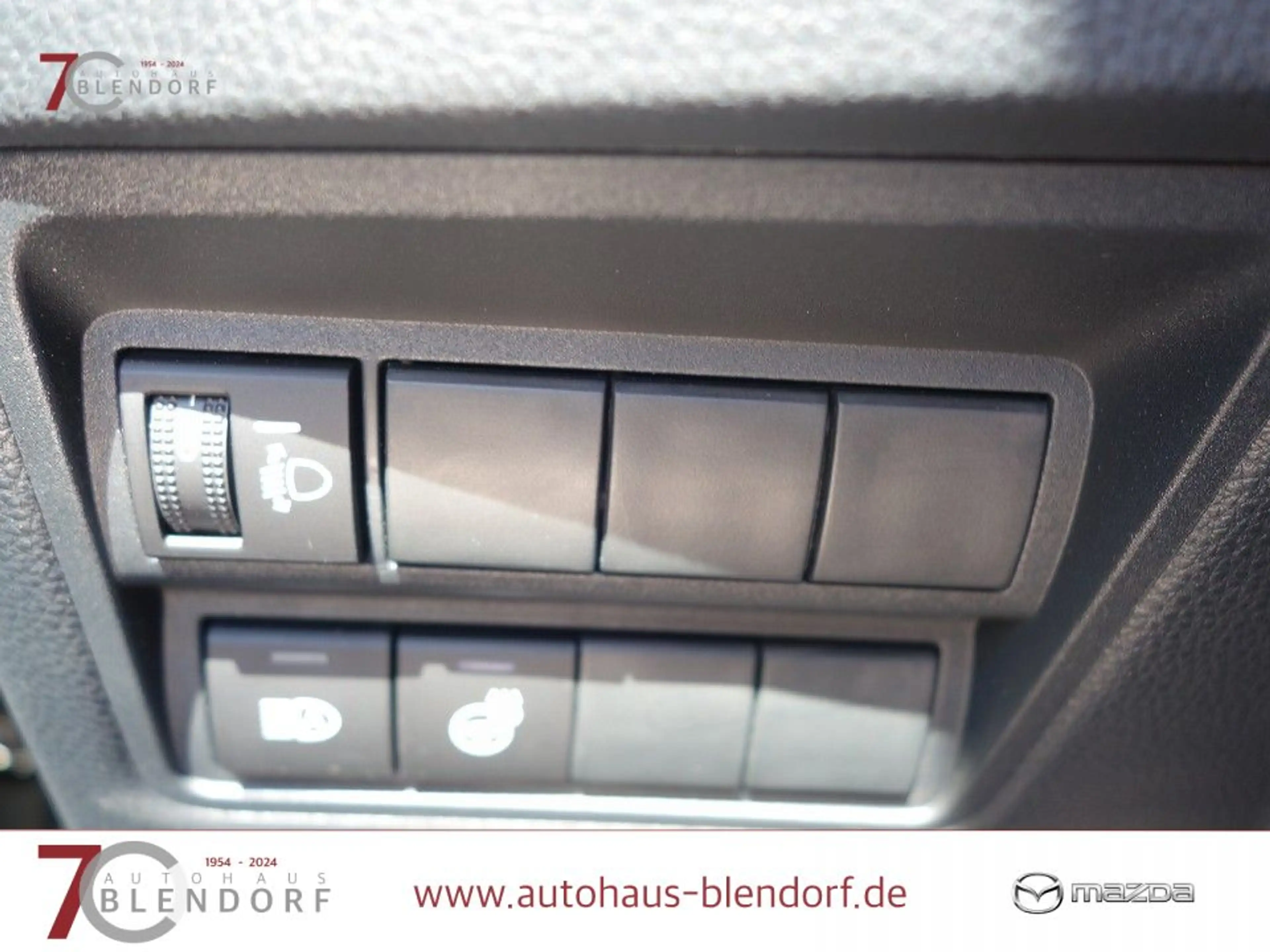 Mazda 2 Hybrid Select Panoramadach|LED|Kamera — photo 9