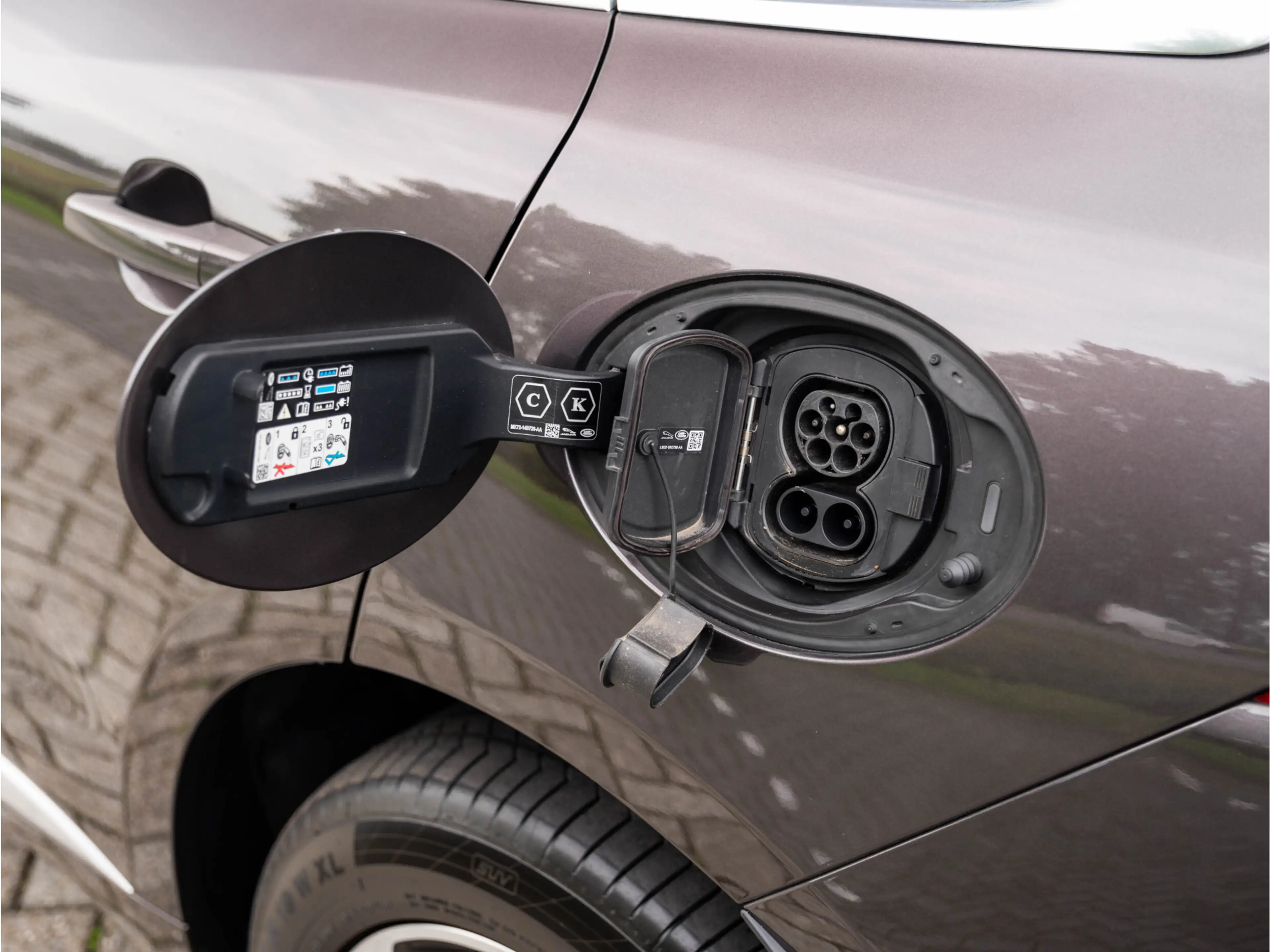 Jaguar F-Pace 2.0 P400e PHEV R-Dynamic S | Panoramisch schuif-/k — photo 24