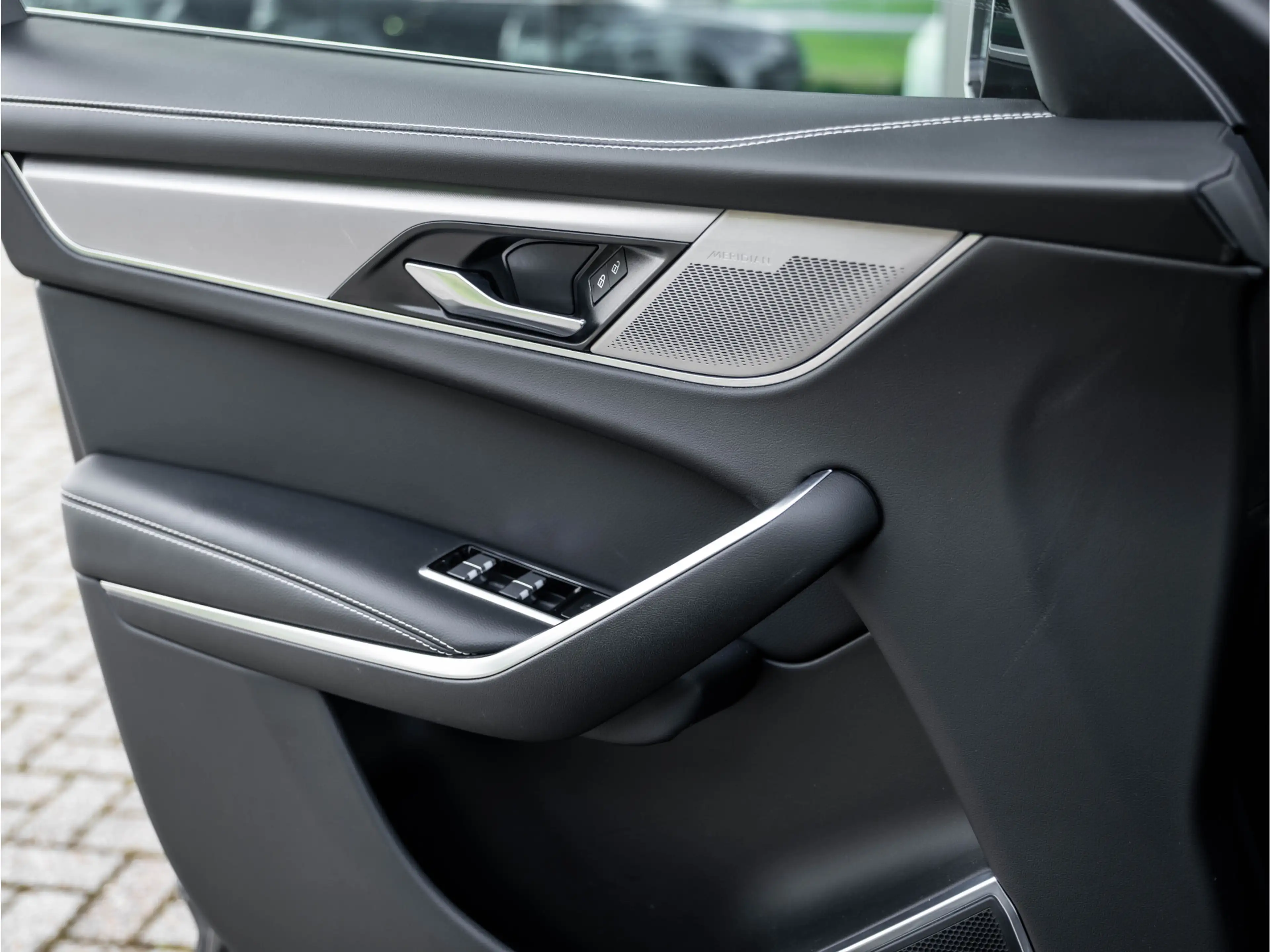 Jaguar F-Pace 2.0 P400e PHEV R-Dynamic S | Panoramisch schuif-/k — photo 33