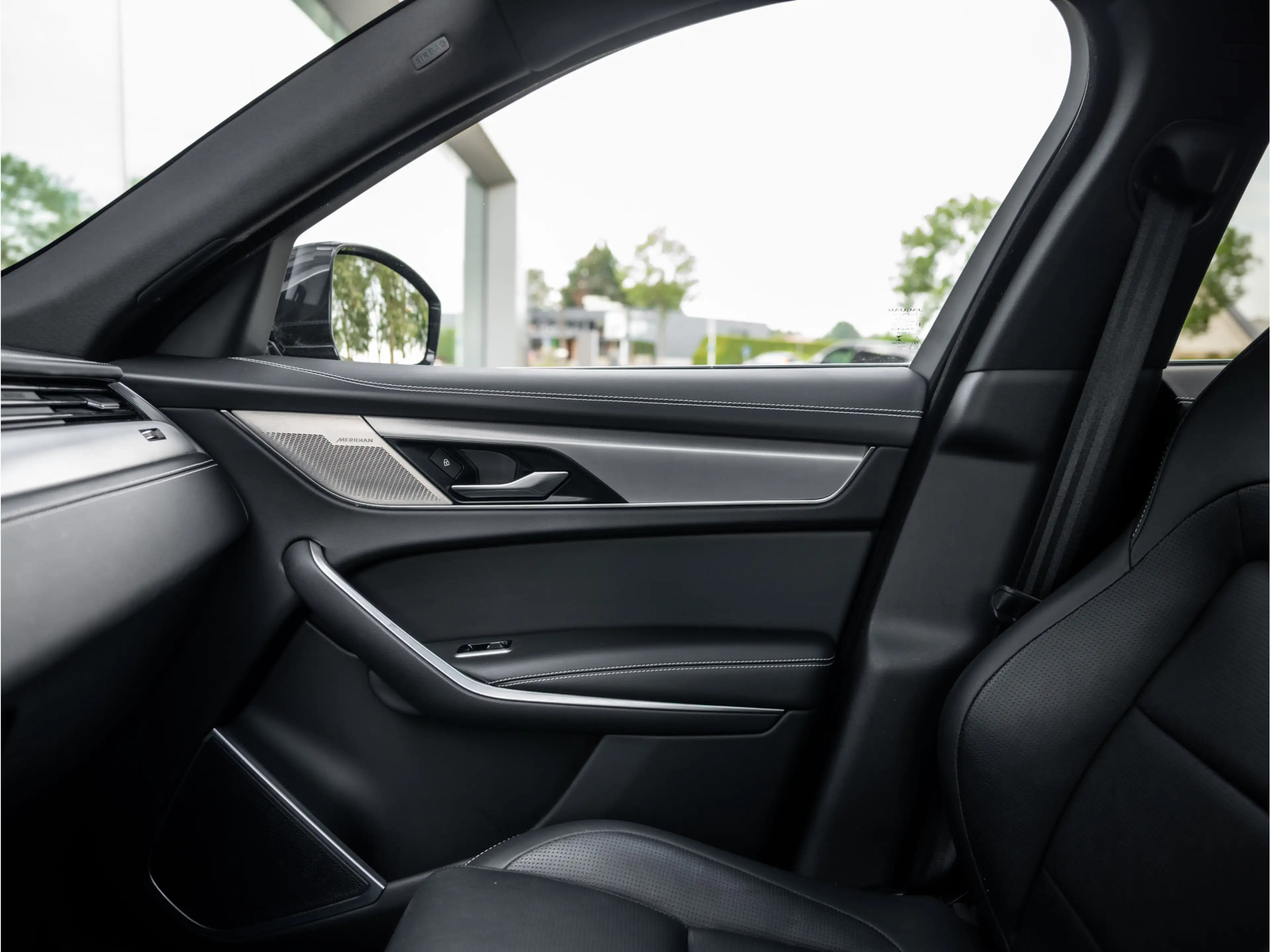 Jaguar F-Pace 2.0 P400e PHEV R-Dynamic S | Panoramisch schuif-/k — photo 43