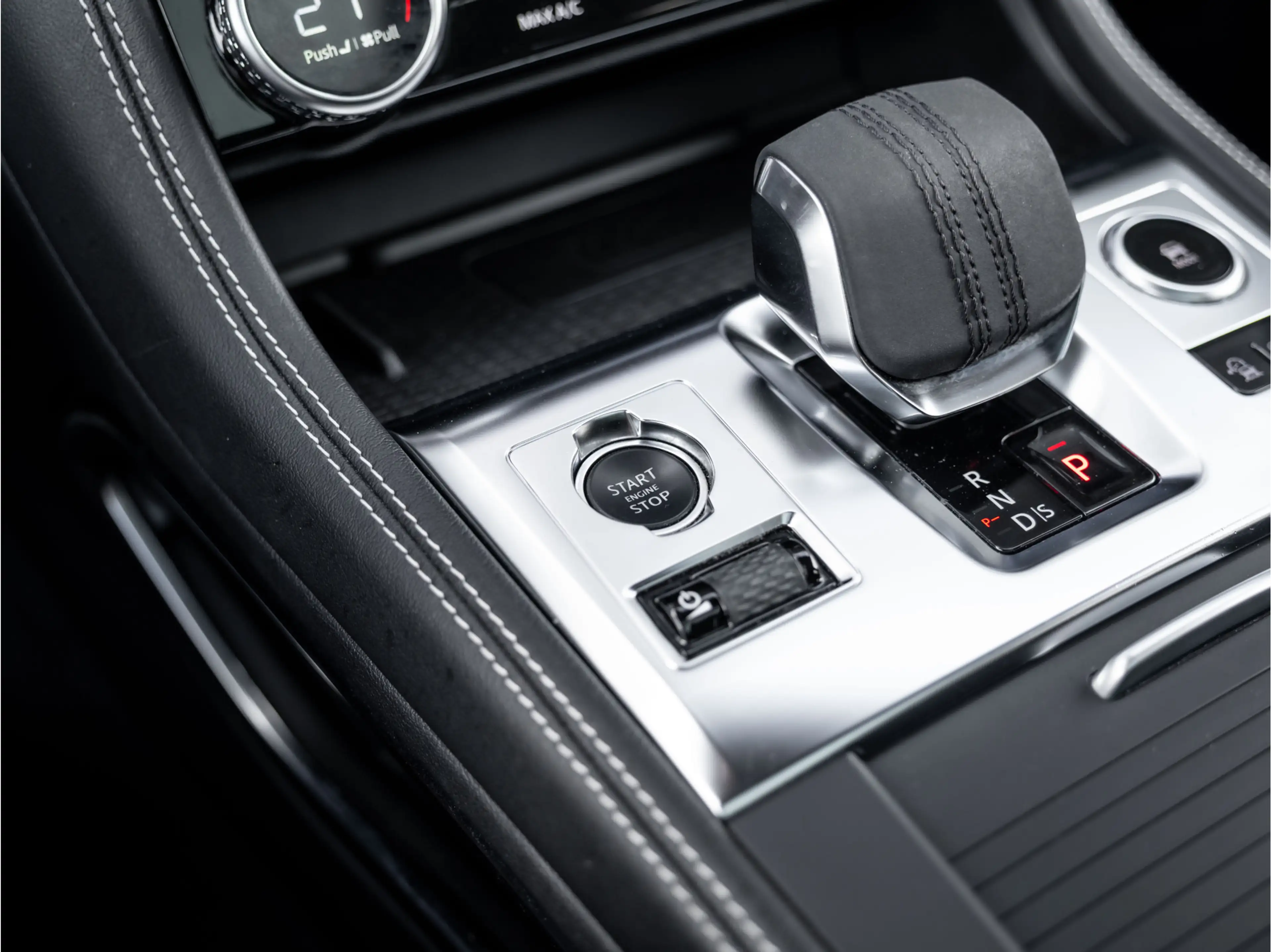 Jaguar F-Pace 2.0 P400e PHEV R-Dynamic S | Panoramisch schuif-/k — photo 40