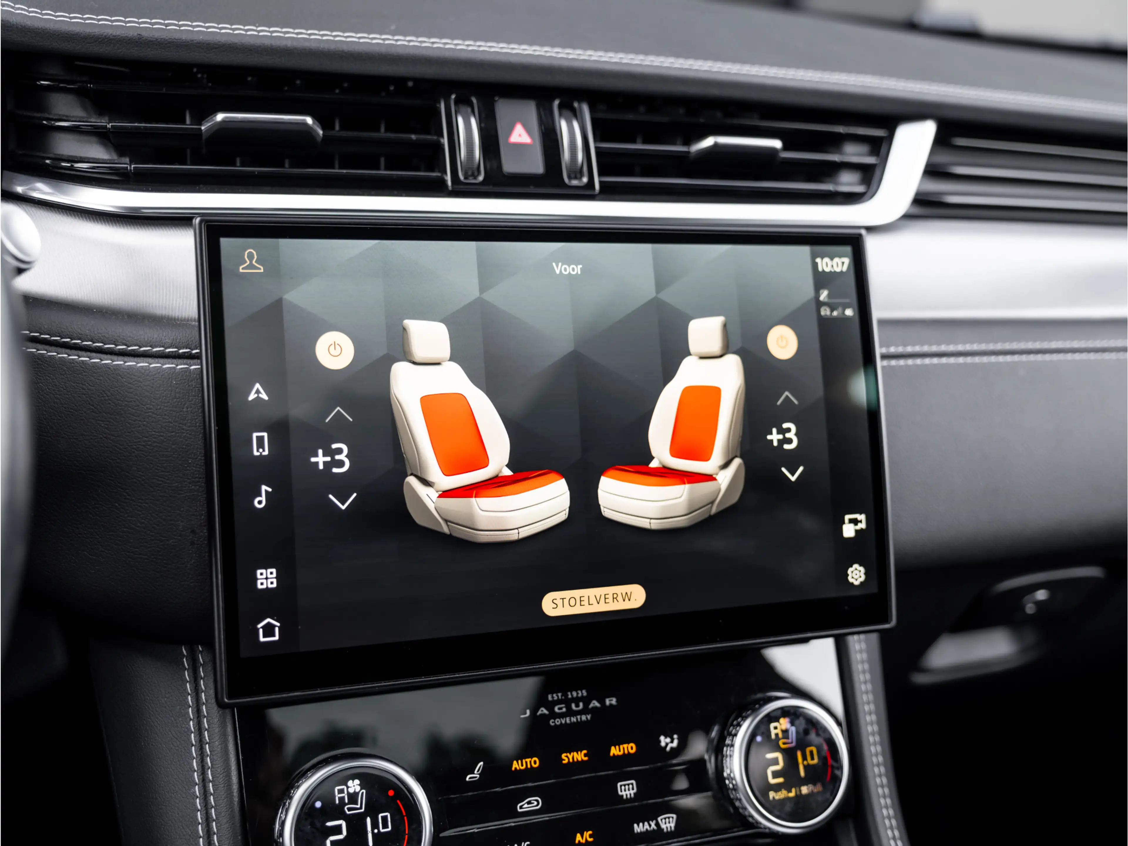 Jaguar F-Pace 2.0 P400e PHEV R-Dynamic S | Panoramisch schuif-/k — photo 16