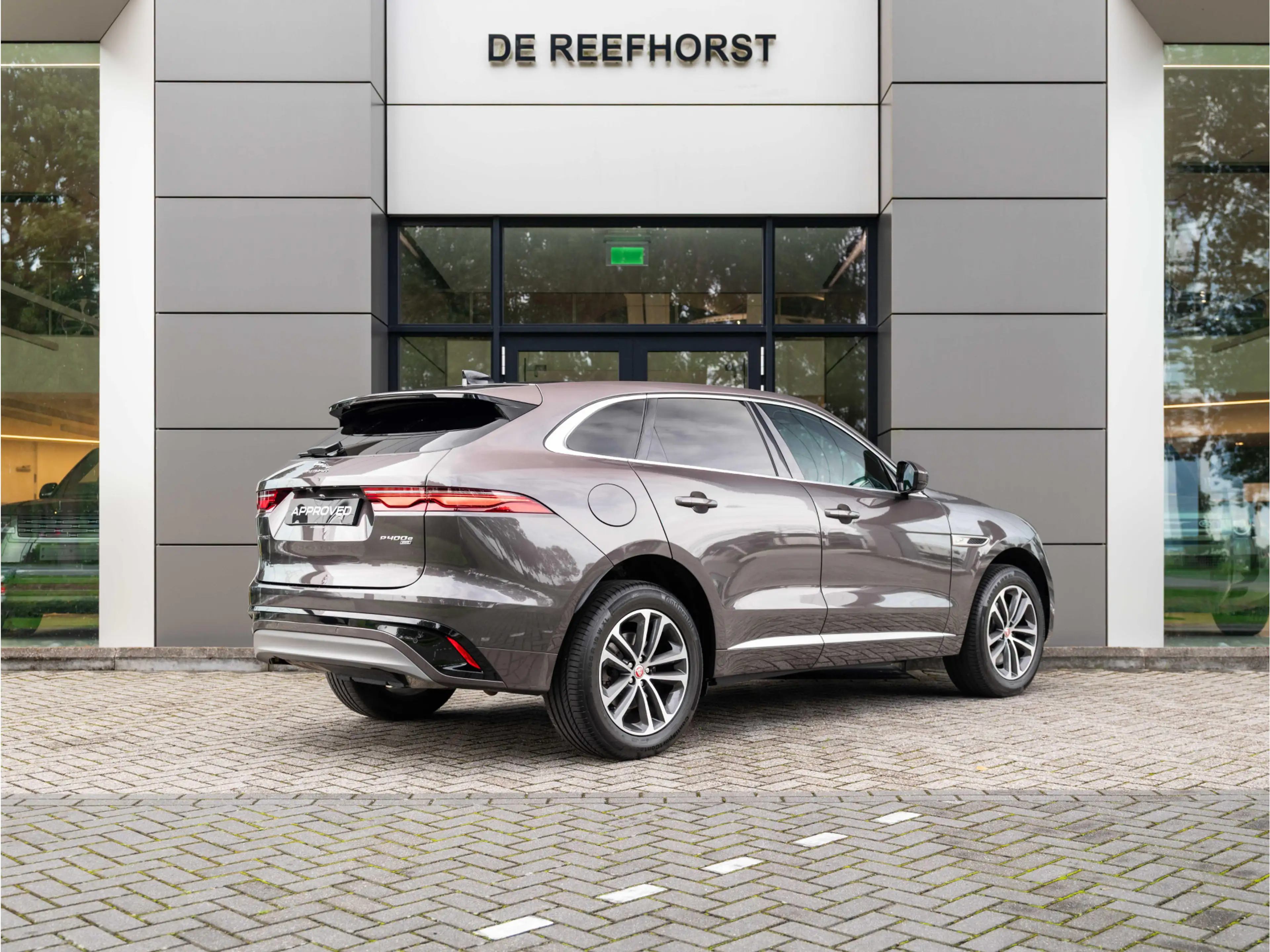 Jaguar F-Pace 2.0 P400e PHEV R-Dynamic S | Panoramisch schuif-/k — photo 2