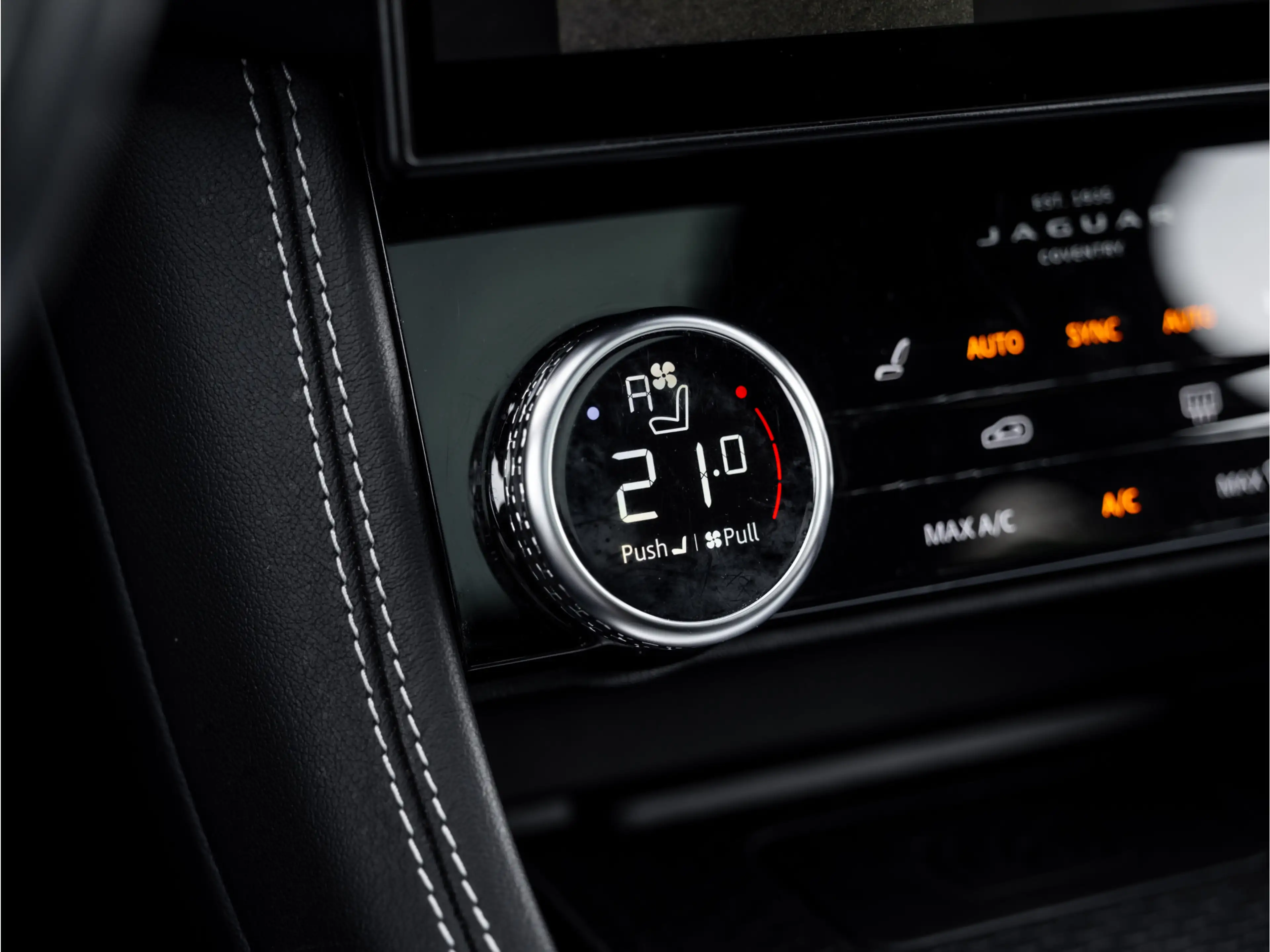 Jaguar F-Pace 2.0 P400e PHEV R-Dynamic S | Panoramisch schuif-/k — photo 38