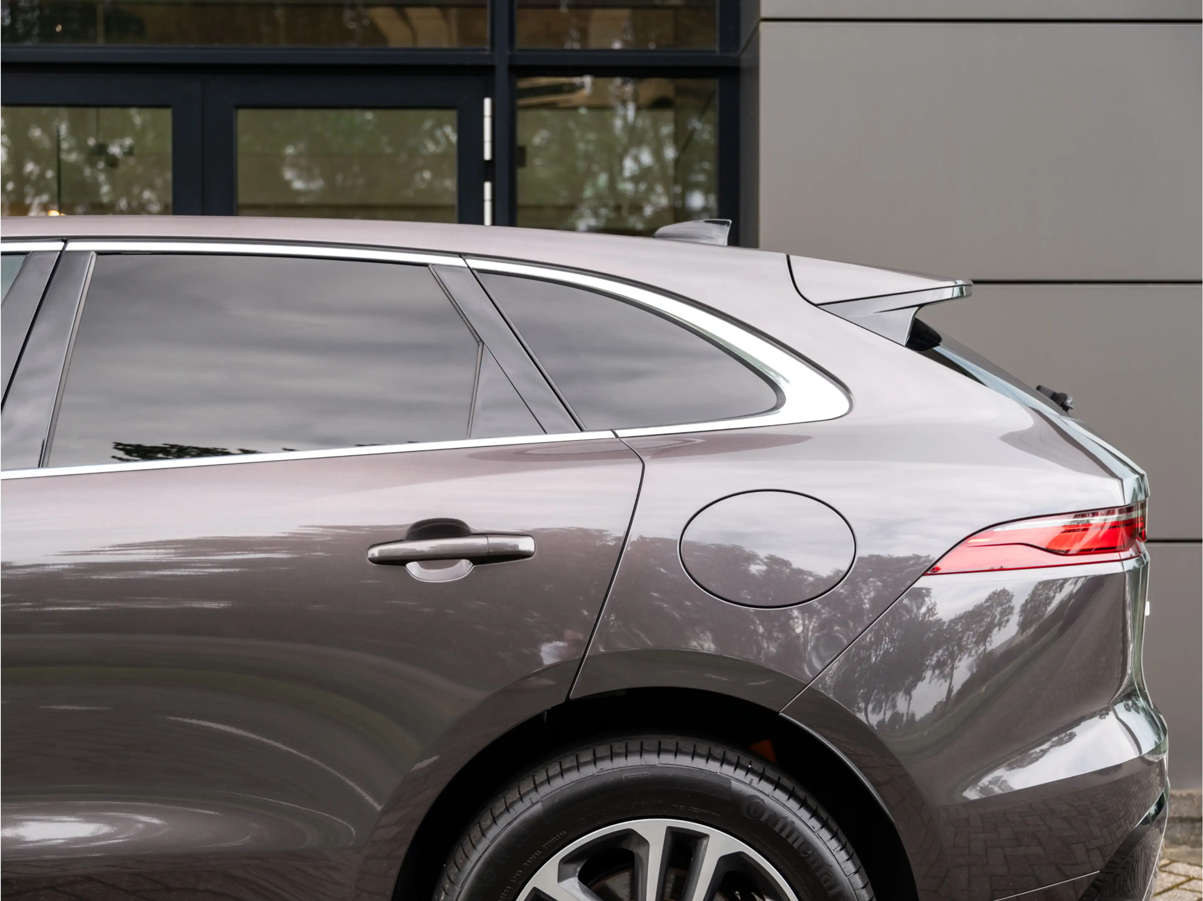 Jaguar F-Pace 2.0 P400e PHEV R-Dynamic S | Panoramisch schuif-/k — photo 23