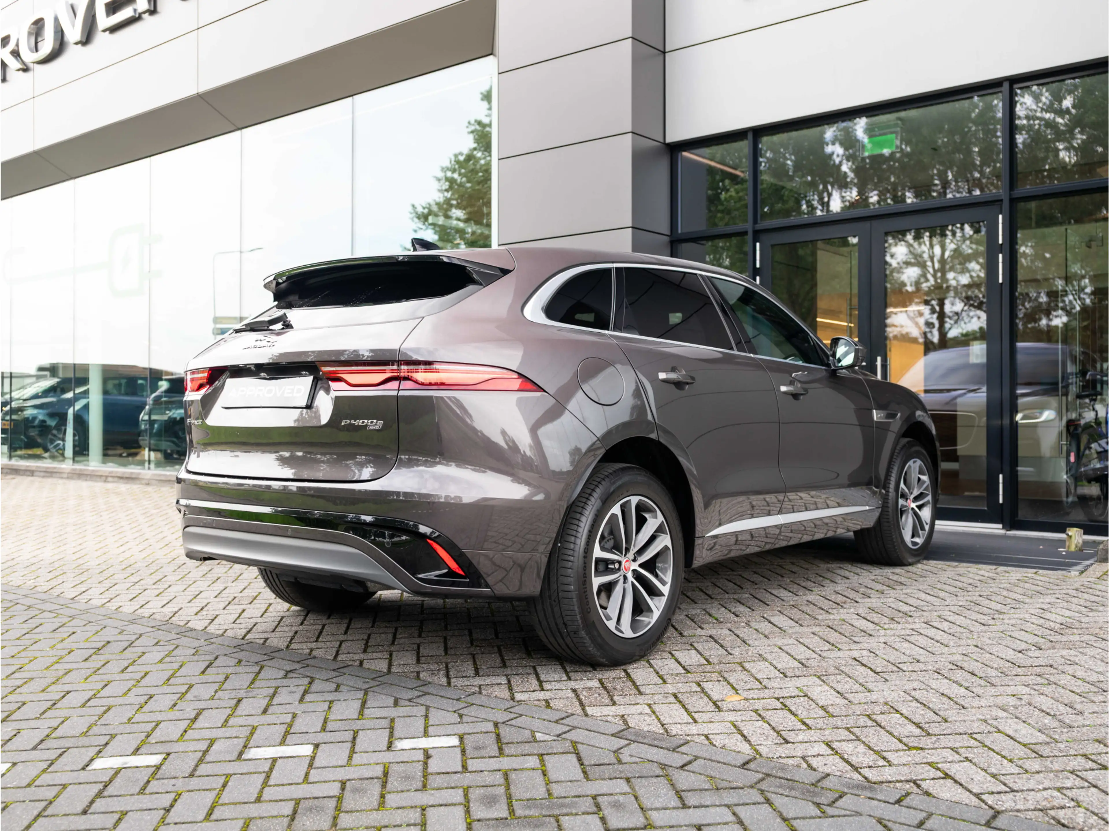 Jaguar F-Pace 2.0 P400e PHEV R-Dynamic S | Panoramisch schuif-/k — photo 25