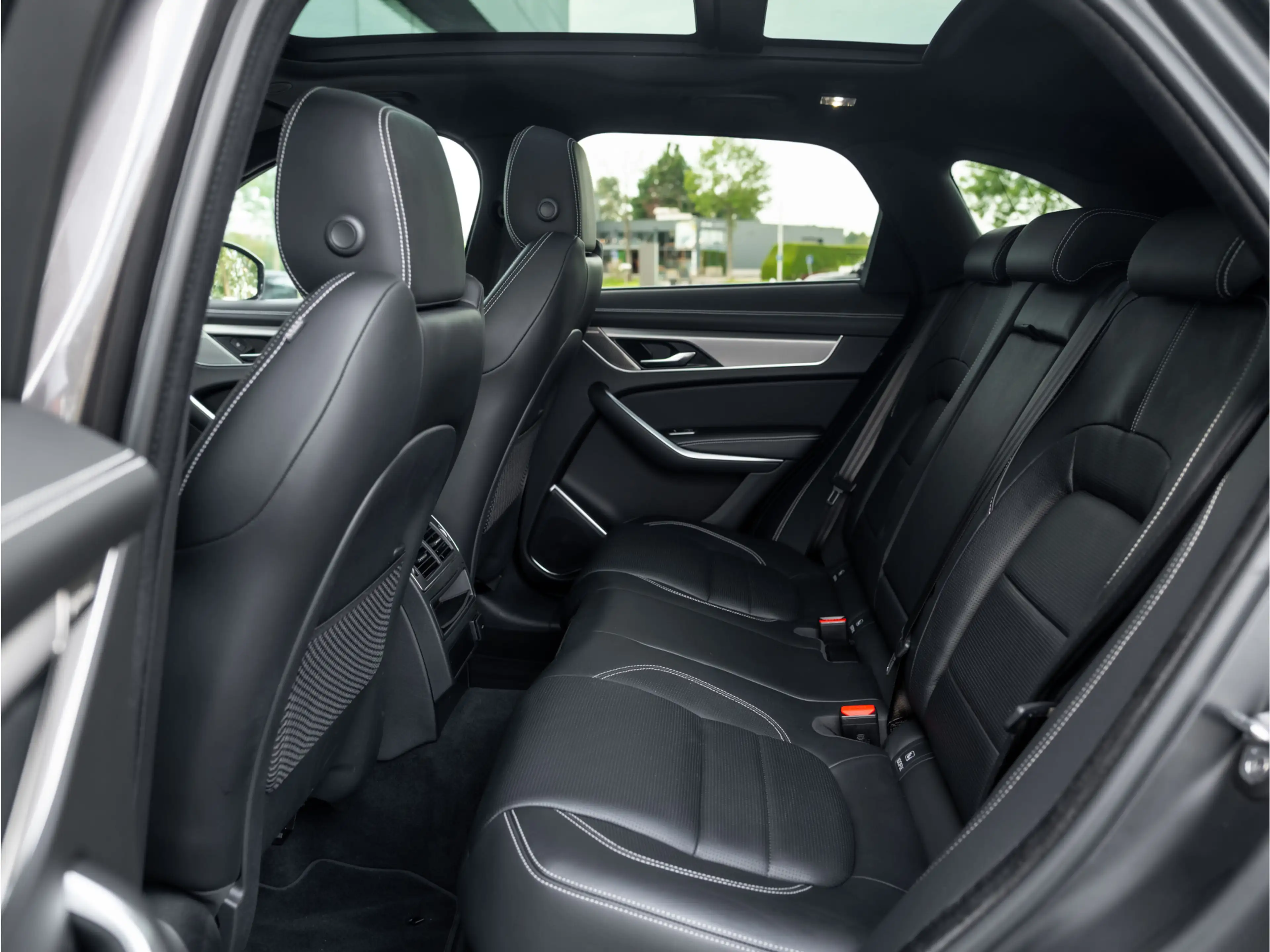 Jaguar F-Pace 2.0 P400e PHEV R-Dynamic S | Panoramisch schuif-/k — photo 5