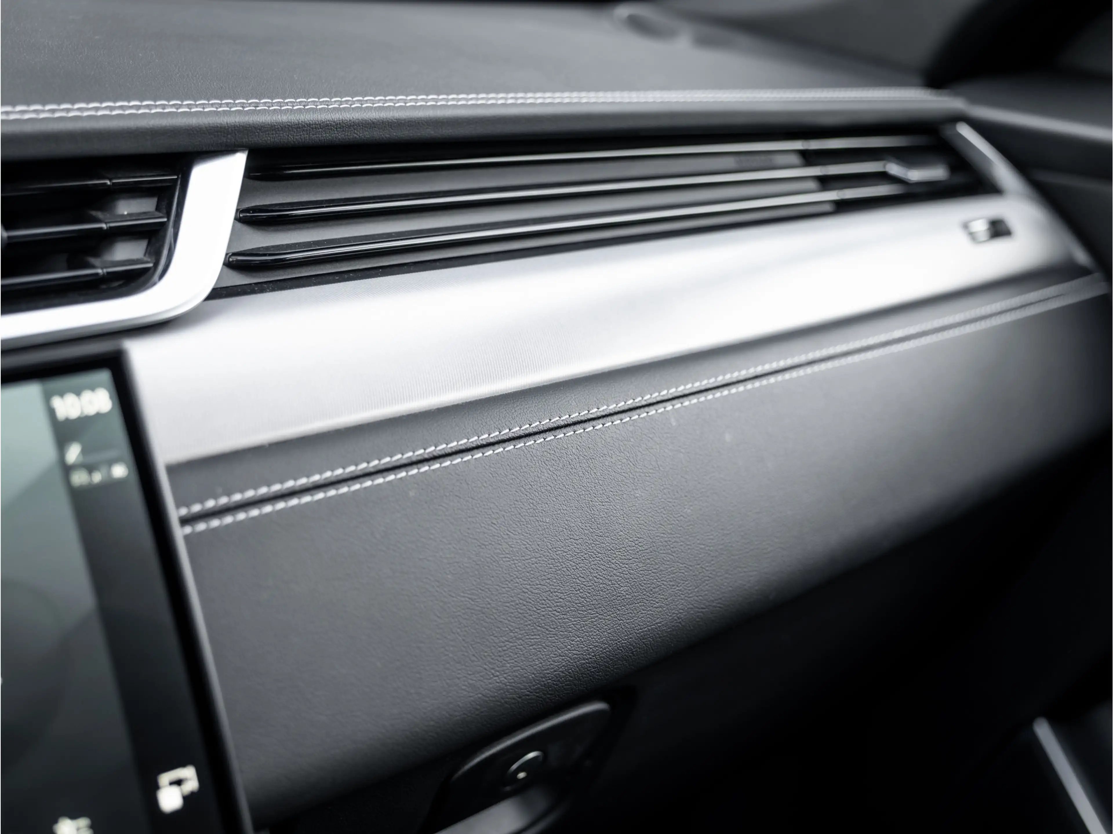 Jaguar F-Pace 2.0 P400e PHEV R-Dynamic S | Panoramisch schuif-/k — photo 42