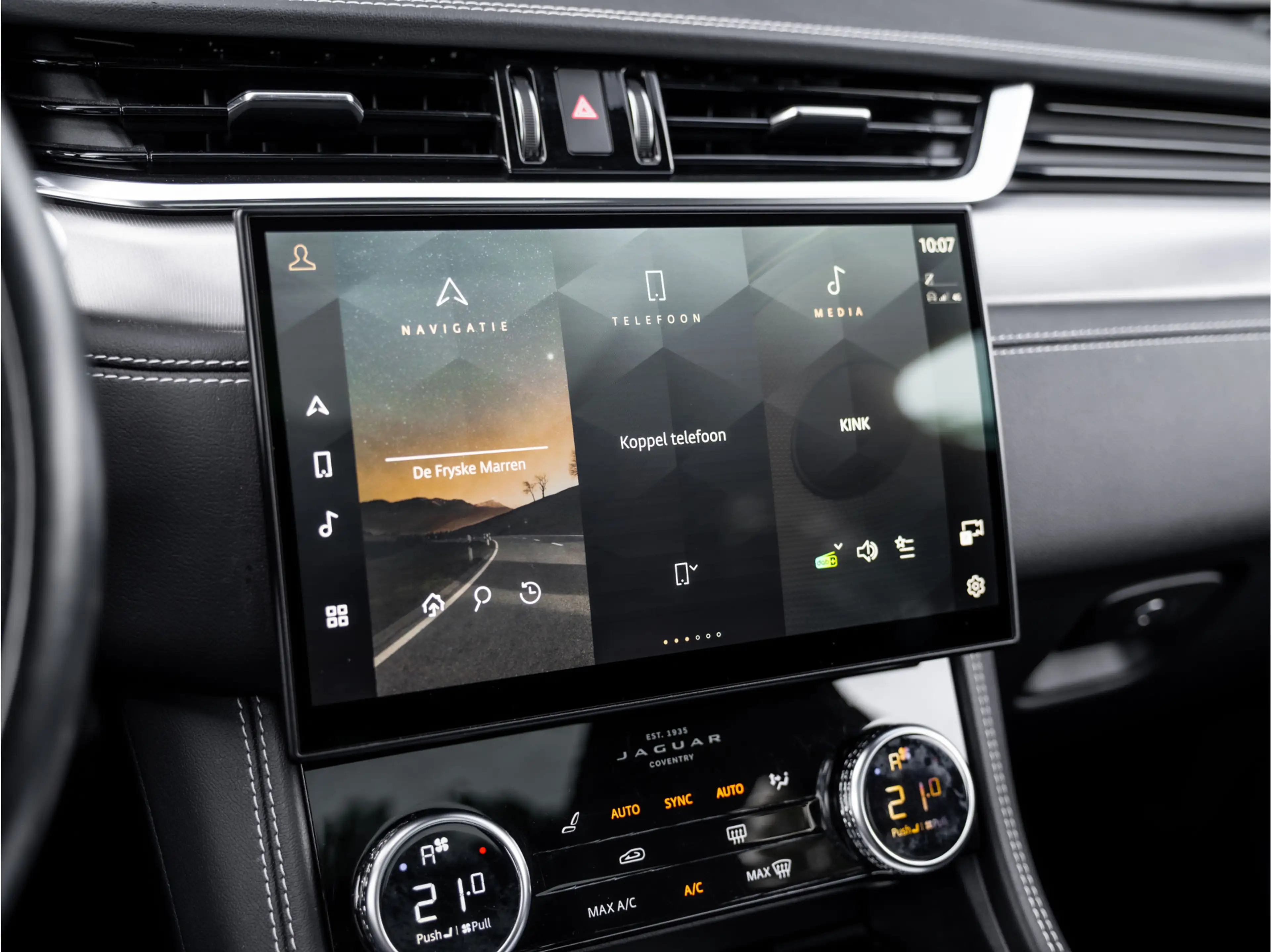 Jaguar F-Pace 2.0 P400e PHEV R-Dynamic S | Panoramisch schuif-/k — photo 12