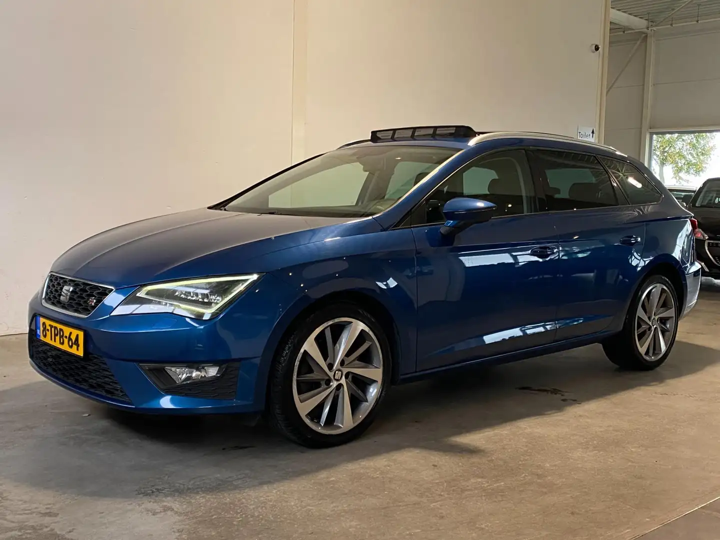 SEAT Leon ST 1.8 TSI Automaat FR Pano Leder Led Trekhaak Blauw - 1