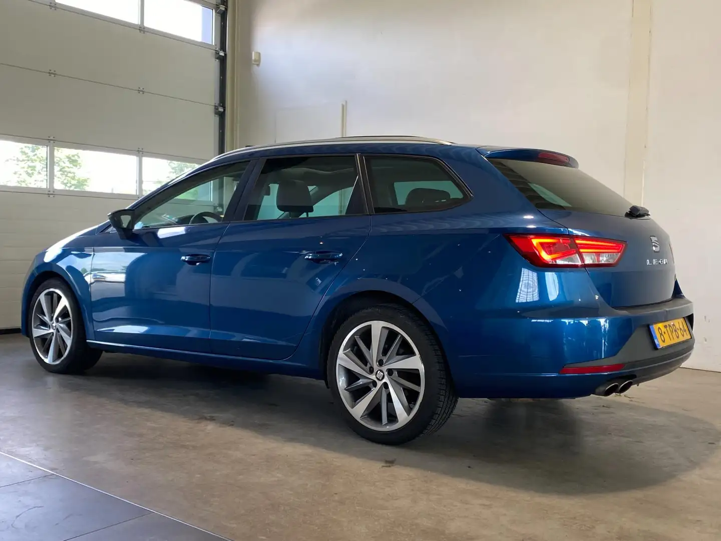 SEAT Leon ST 1.8 TSI Automaat FR Pano Leder Led Trekhaak Bleu - 2