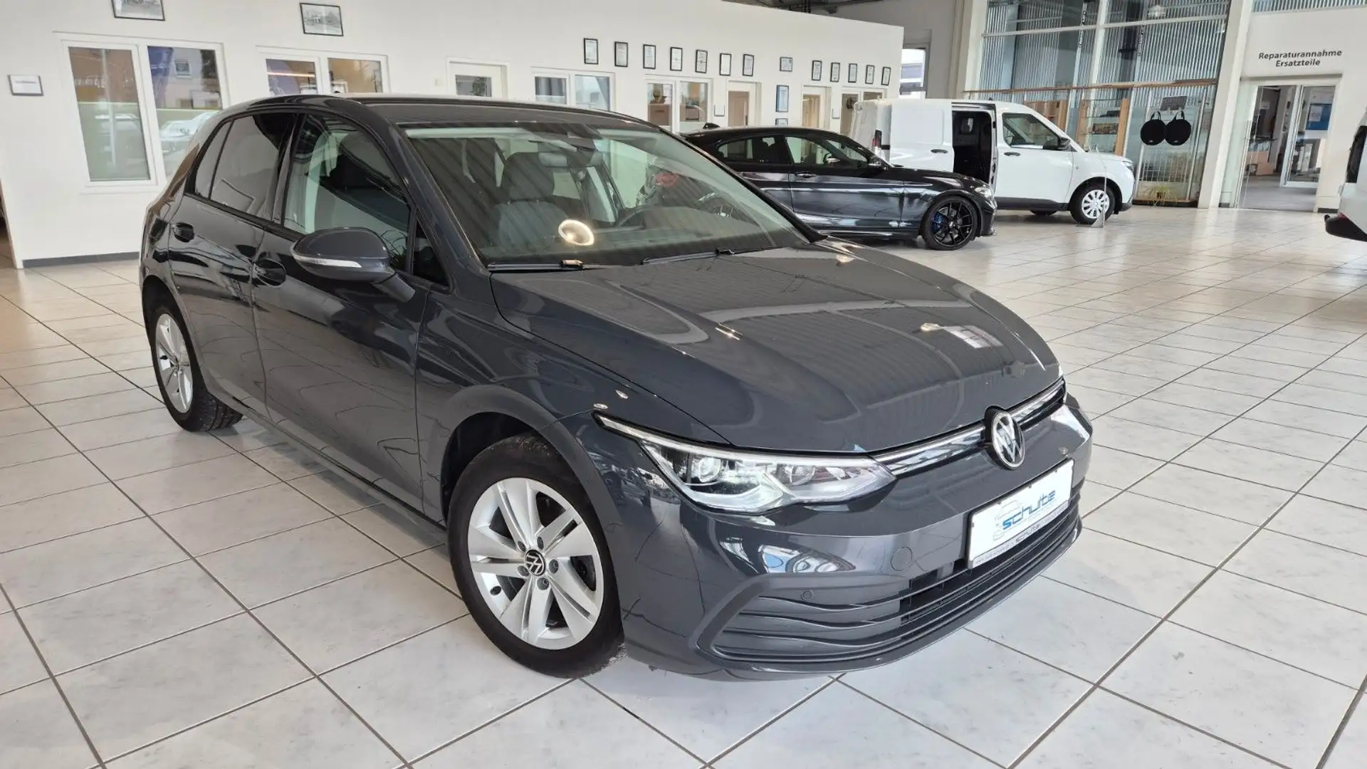 Volkswagen Golf VIII Lim. Life Grey - 2