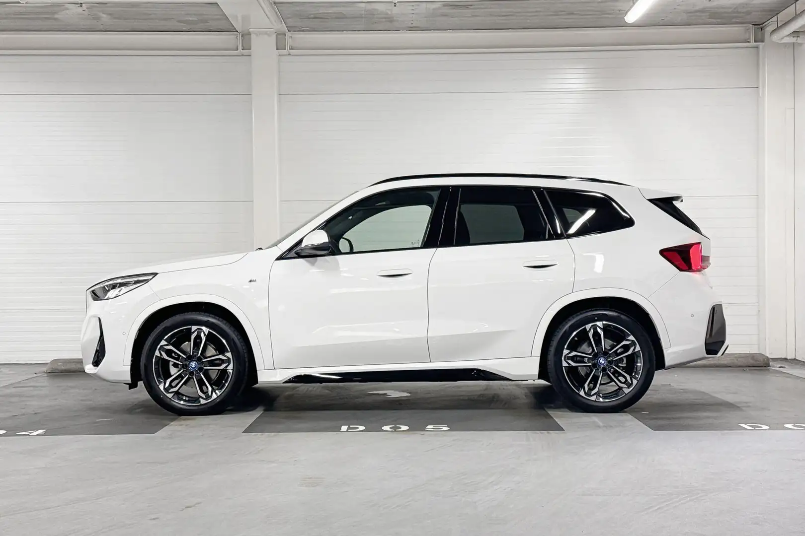 BMW iX1 eDrive20 | M-Sport | Harman/kardon | Trekhaak Blanc - 2
