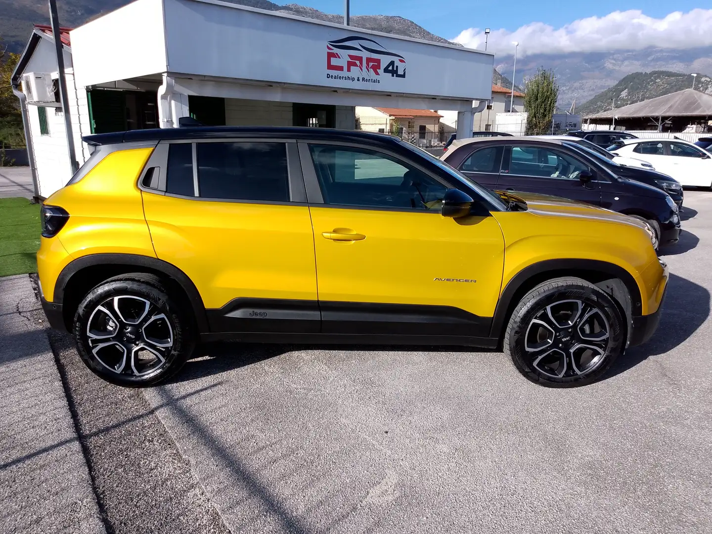 Jeep Avenger Avenger 1.2 turbo Summit fwd 100cv Oro - 2