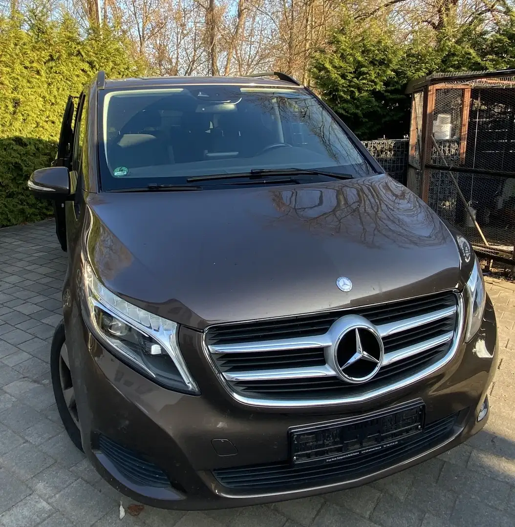 Mercedes-Benz V 220 von privat V 220 (BlueTEC) d lang 7G-TRONIC Braun - 1
