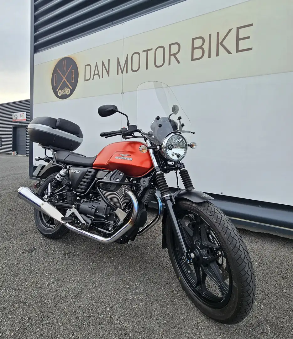 Moto Guzzi V 7 Rojo - 1