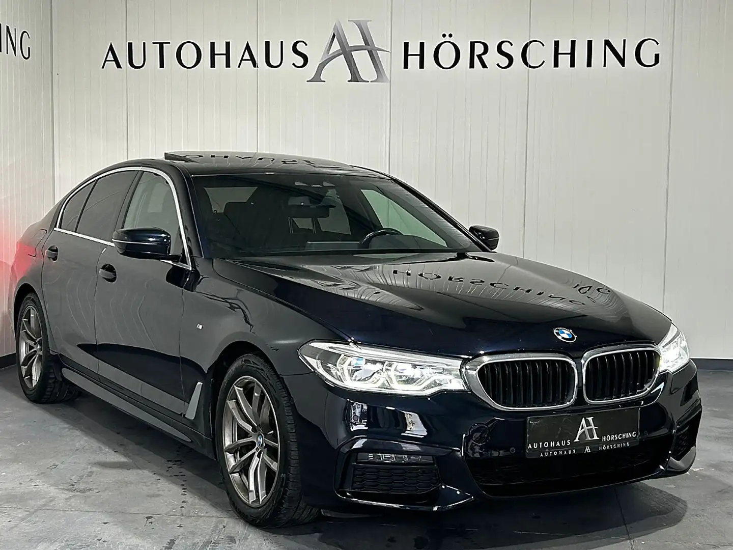 BMW 520 i Aut.//M-Paket//Schiebedach//Memory/// Schwarz - 1