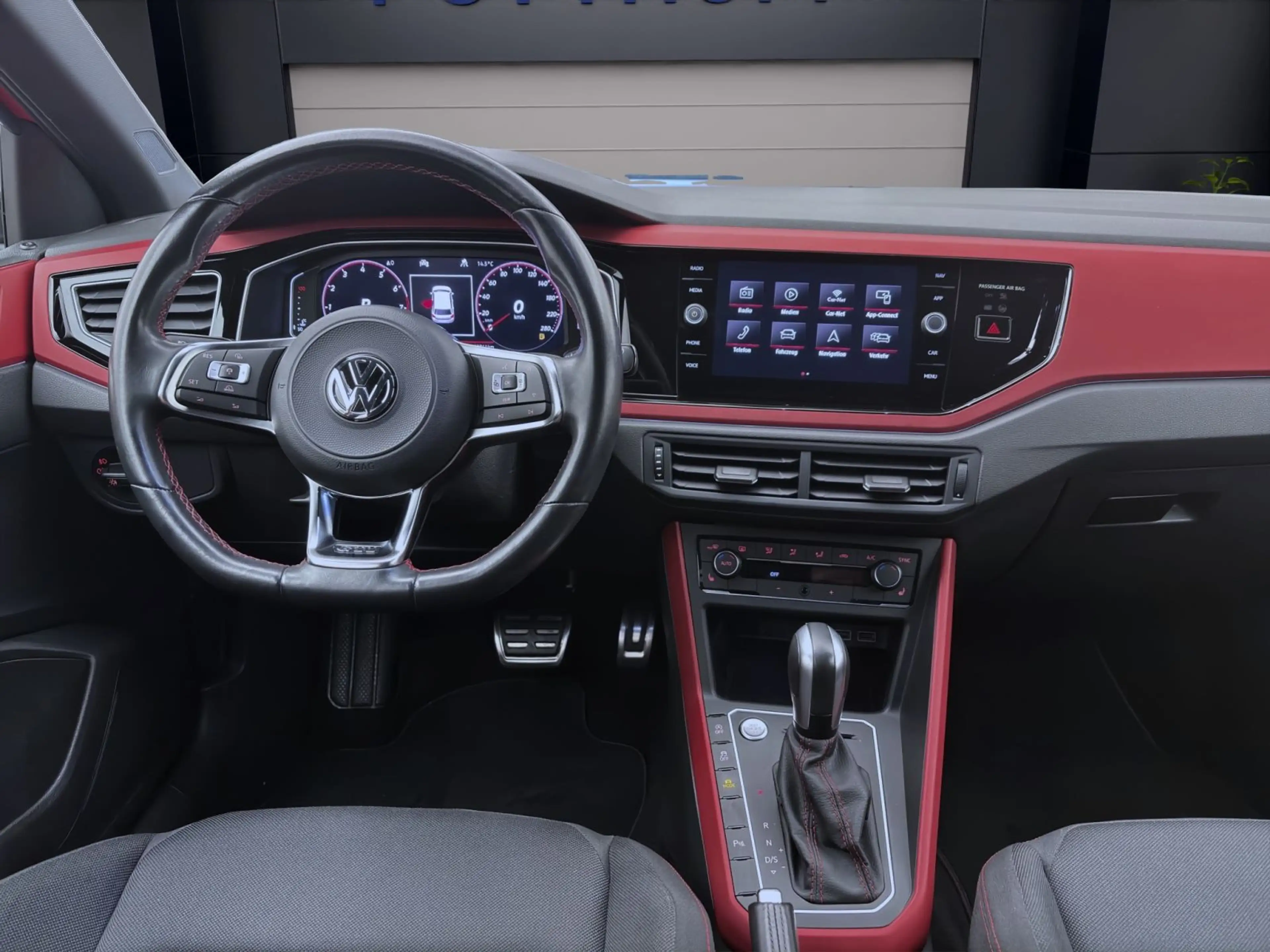 Volkswagen Polo GTI NAVI KAMERA SITZHZG PDC LM18 — photo 14