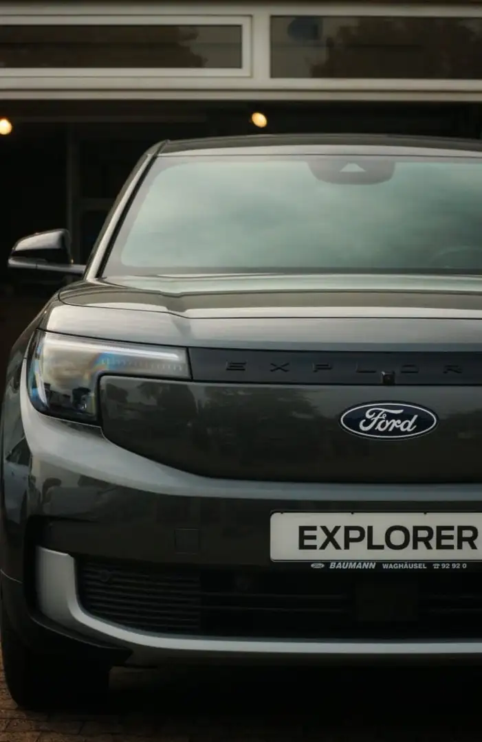 Ford Explorer Premium RWD BEV *Premium*!!! Gris - 2