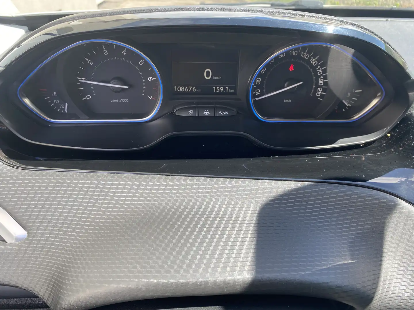 Peugeot 2008 1.2 PureTech 110ch S&S BVM5 Allure - 2